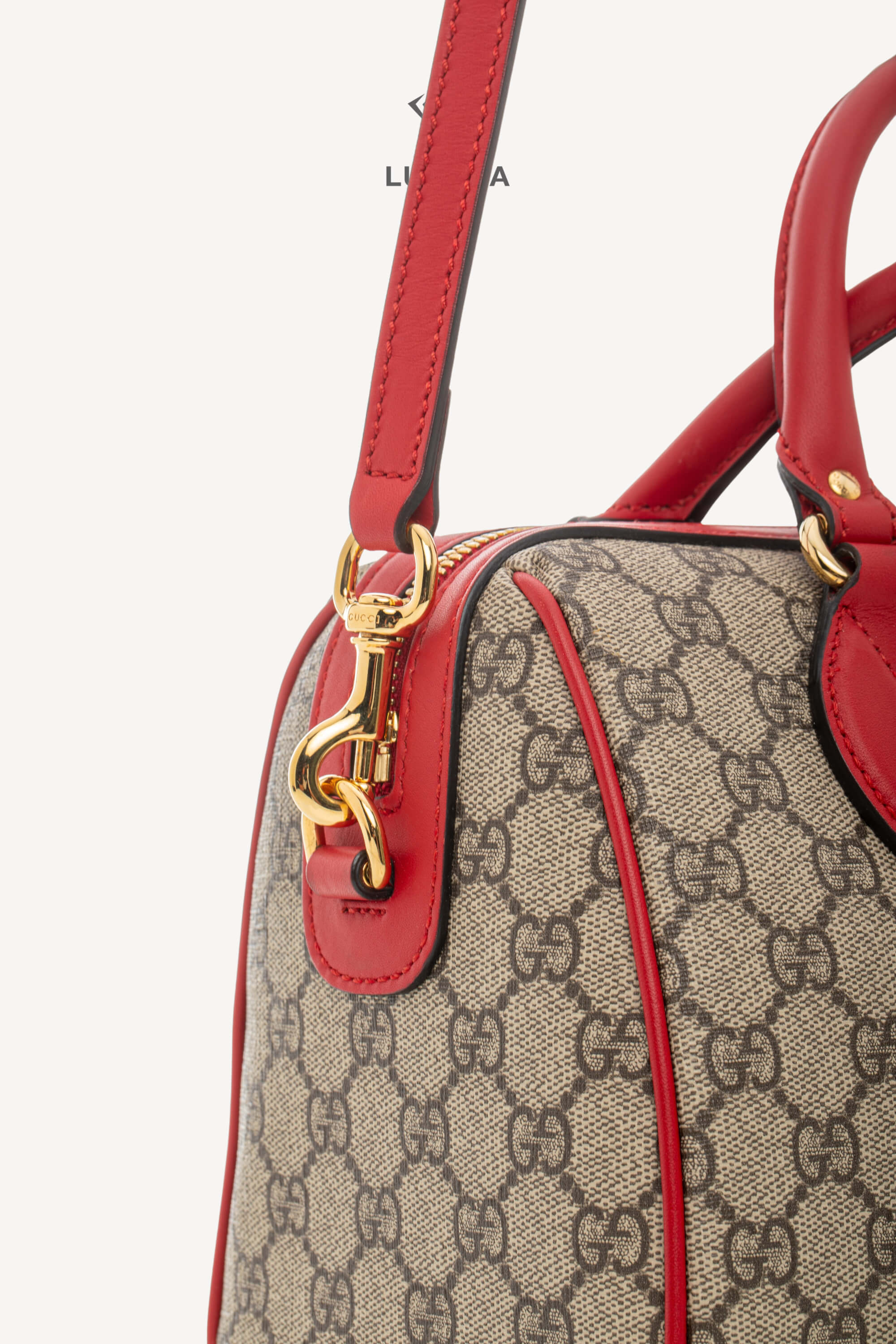 <span style="font-size: 10px;letter-spacing: .15em">BEST DEAL</span><br> <strong>GUCCI</strong><br> <div style="margin-top:10px;font-size:16px">GG Supreme Monogram Kingsnake Heart Embroidered Small Boston Red</div><br> - Image 10