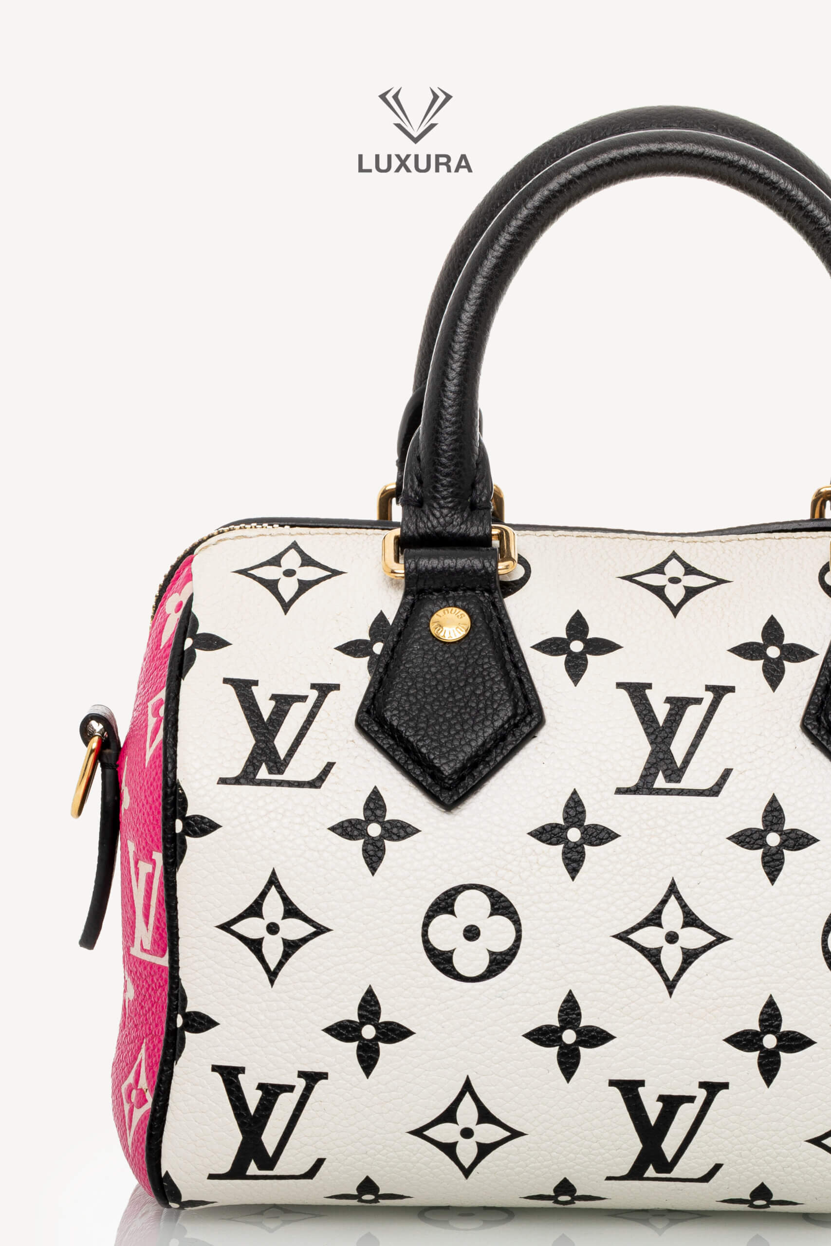 <span style="font-size: 10px;letter-spacing: .15em">HARD TO FIND</span><br>            <strong>LOUIS VUITTON</strong><br>            <div style="margin-top:10px;font-size:16px">Empreinte Monogram Spring in the City Speedy Bandouliere 20 Black White Pink M46088</div><br> - Image 7