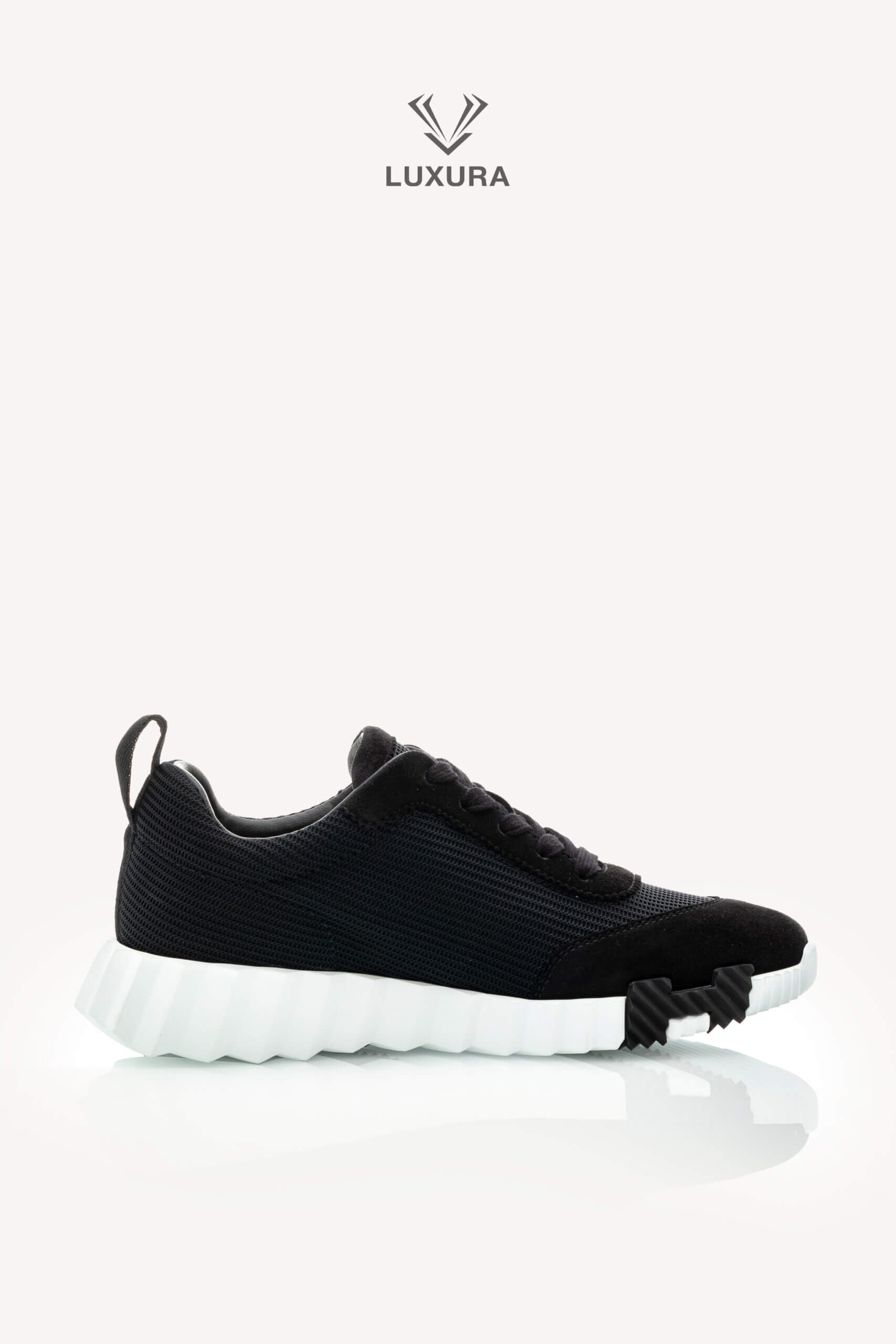 <span style="font-size: 10px;letter-spacing: .15em">HARD TO FIND</span><br>            <strong>HERMES</strong><br>            <div style="margin-top:10px;font-size:16px">Bouncing Sneaker in Textured Mesh and Suede Goatskin Black 36</div><br>