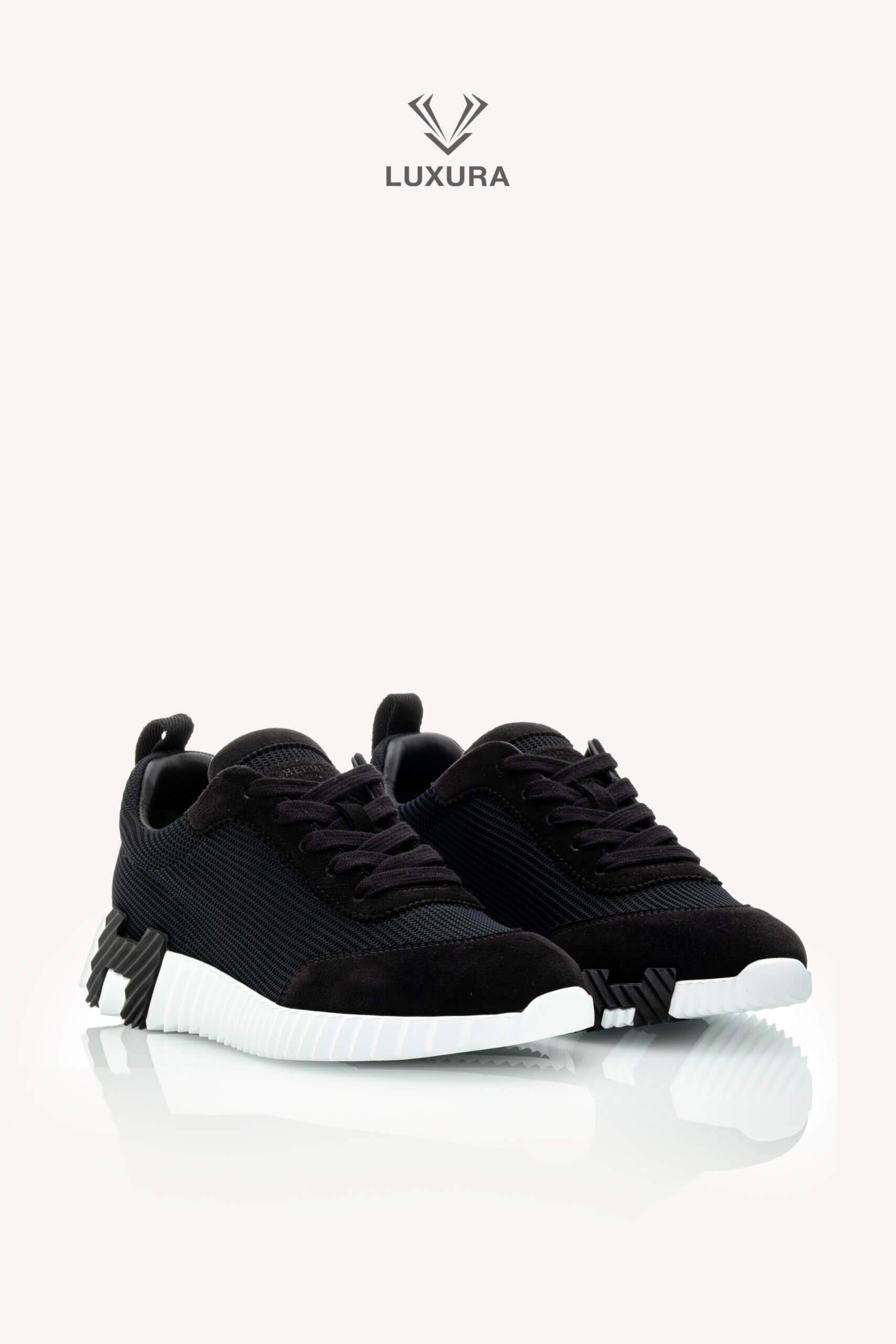 <span style="font-size: 10px;letter-spacing: .15em">HARD TO FIND</span><br>            <strong>HERMES</strong><br>            <div style="margin-top:10px;font-size:16px">Bouncing Sneaker in Textured Mesh and Suede Goatskin Black 36</div><br> - Image 5