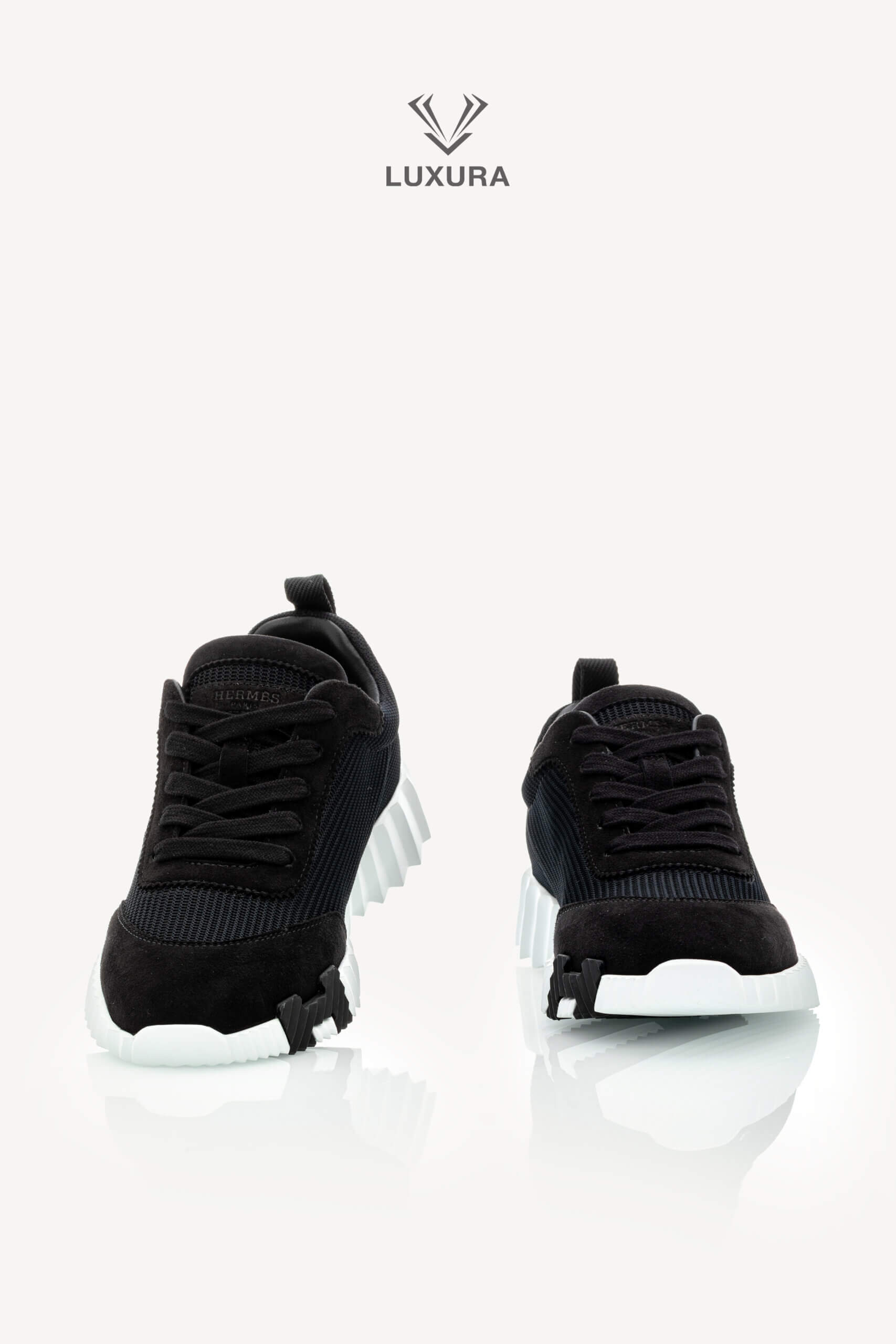 <span style="font-size: 10px;letter-spacing: .15em">HARD TO FIND</span><br>            <strong>HERMES</strong><br>            <div style="margin-top:10px;font-size:16px">Bouncing Sneaker in Textured Mesh and Suede Goatskin Black 36</div><br> - Image 4