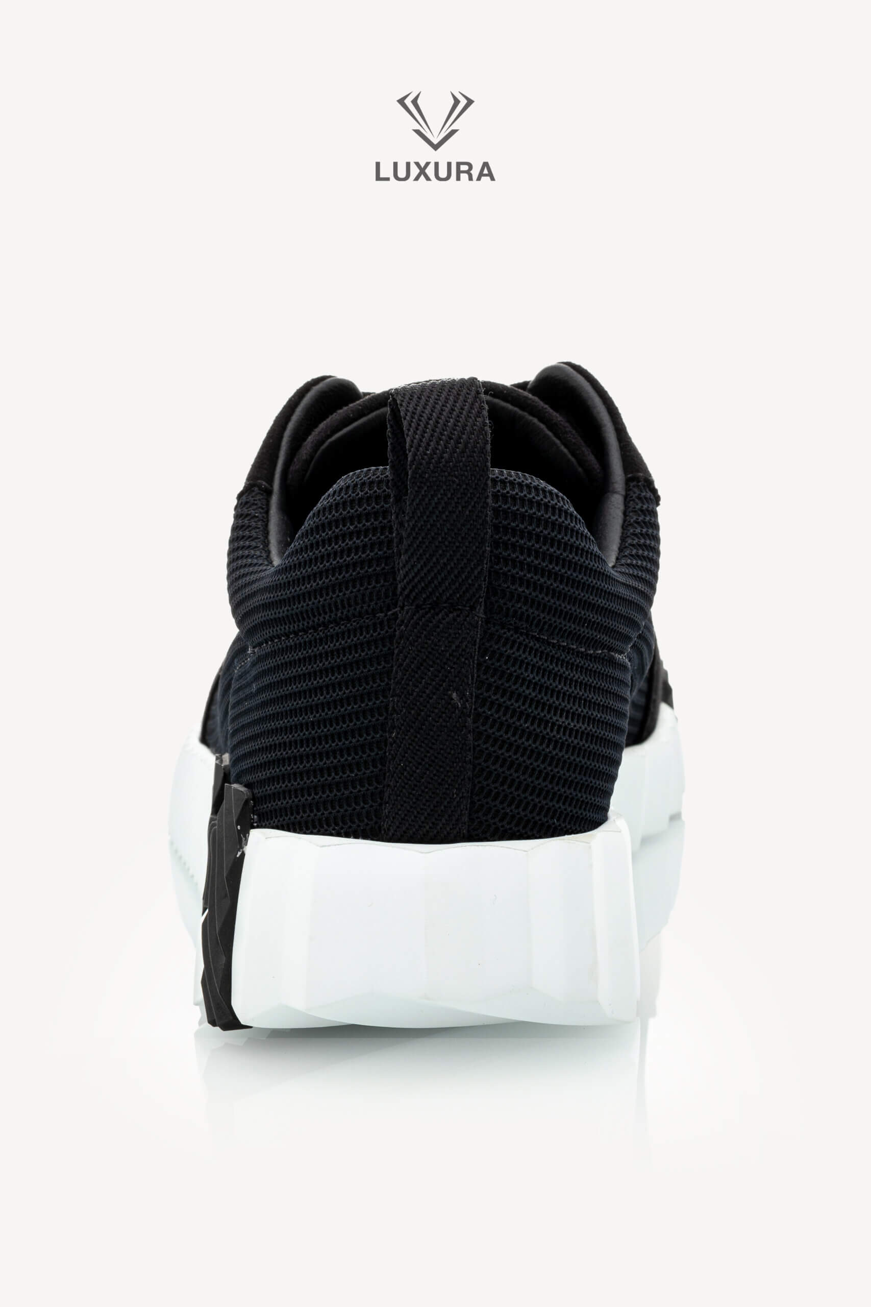 <span style="font-size: 10px;letter-spacing: .15em">HARD TO FIND</span><br>            <strong>HERMES</strong><br>            <div style="margin-top:10px;font-size:16px">Bouncing Sneaker in Textured Mesh and Suede Goatskin Black 36</div><br> - Image 12