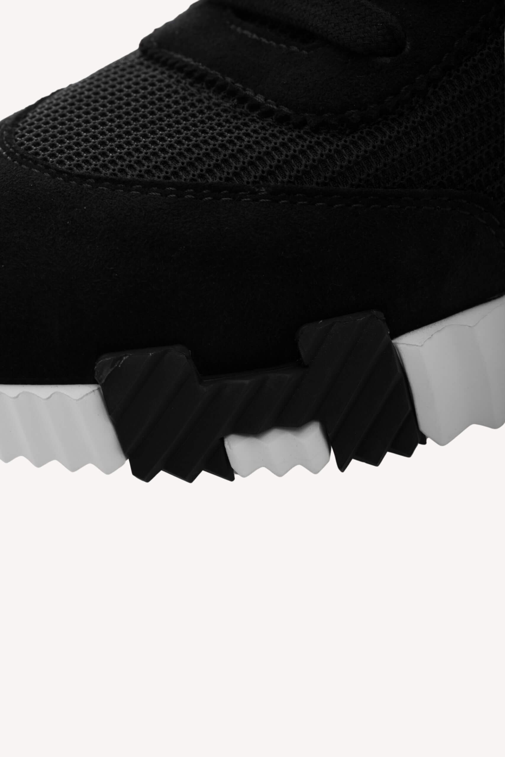 <span style="font-size: 10px;letter-spacing: .15em">HARD TO FIND</span><br>            <strong>HERMES</strong><br>            <div style="margin-top:10px;font-size:16px">Bouncing Sneaker in Textured Mesh and Suede Goatskin Black 36</div><br> - Image 22