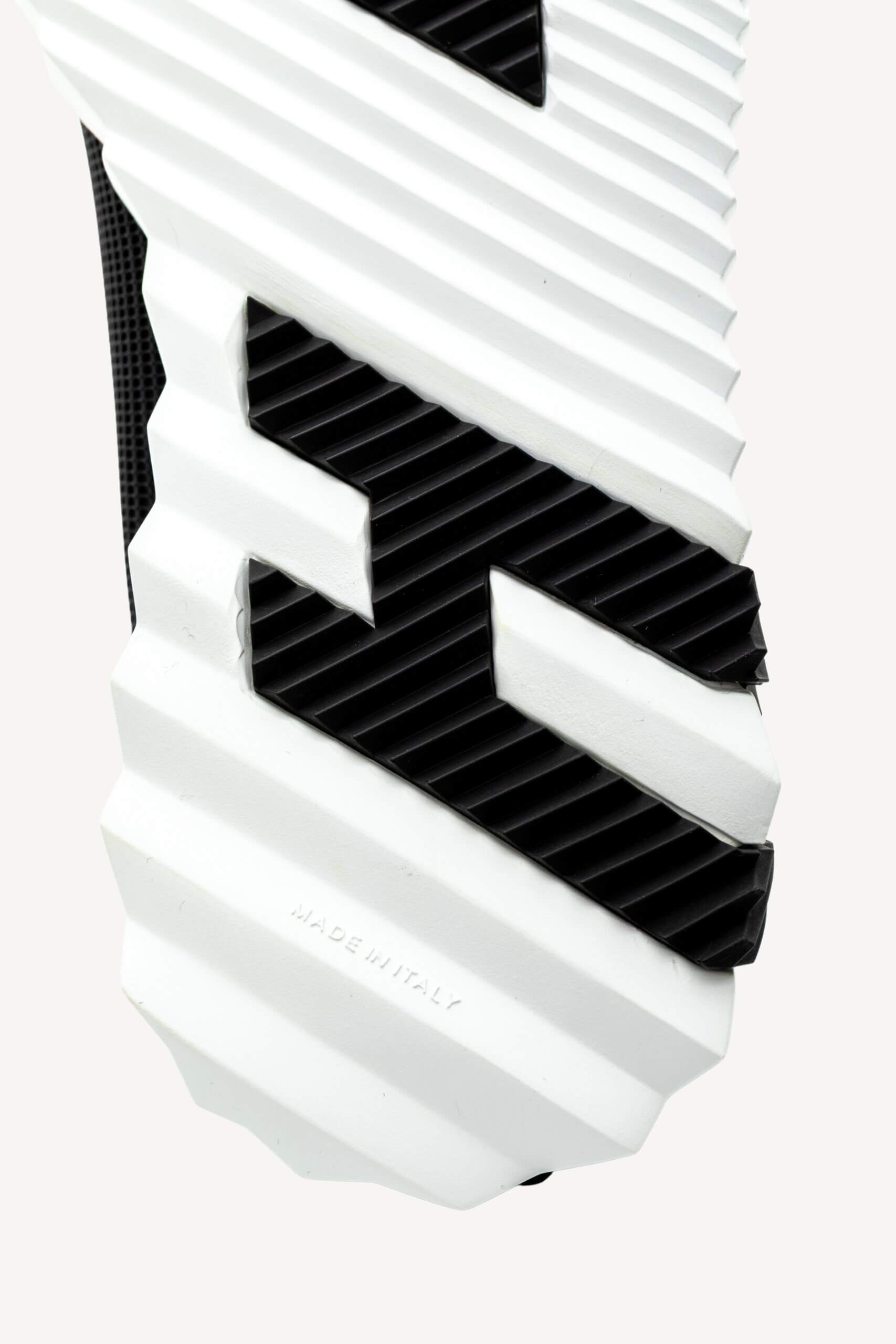 <span style="font-size: 10px;letter-spacing: .15em">HARD TO FIND</span><br>            <strong>HERMES</strong><br>            <div style="margin-top:10px;font-size:16px">Bouncing Sneaker in Textured Mesh and Suede Goatskin Black 36</div><br> - Image 24