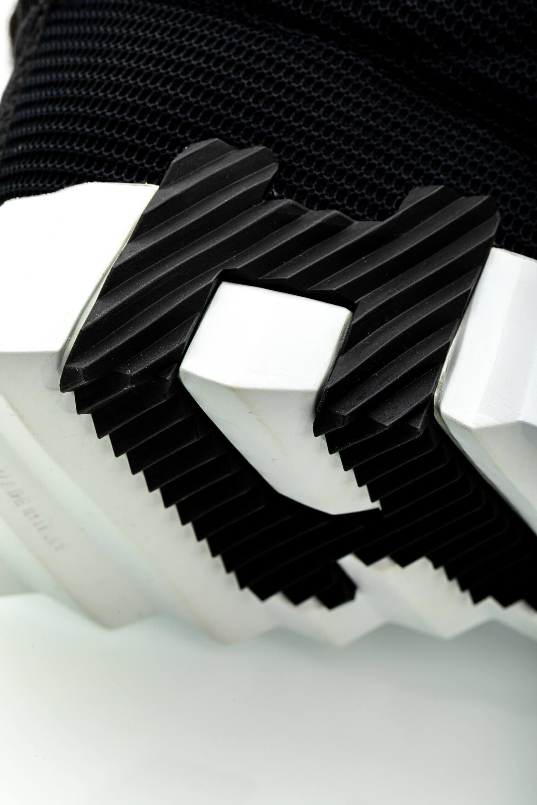 <span style="font-size: 10px;letter-spacing: .15em">HARD TO FIND</span><br>            <strong>HERMES</strong><br>            <div style="margin-top:10px;font-size:16px">Bouncing Sneaker in Textured Mesh and Suede Goatskin Black 36</div><br> - Image 19