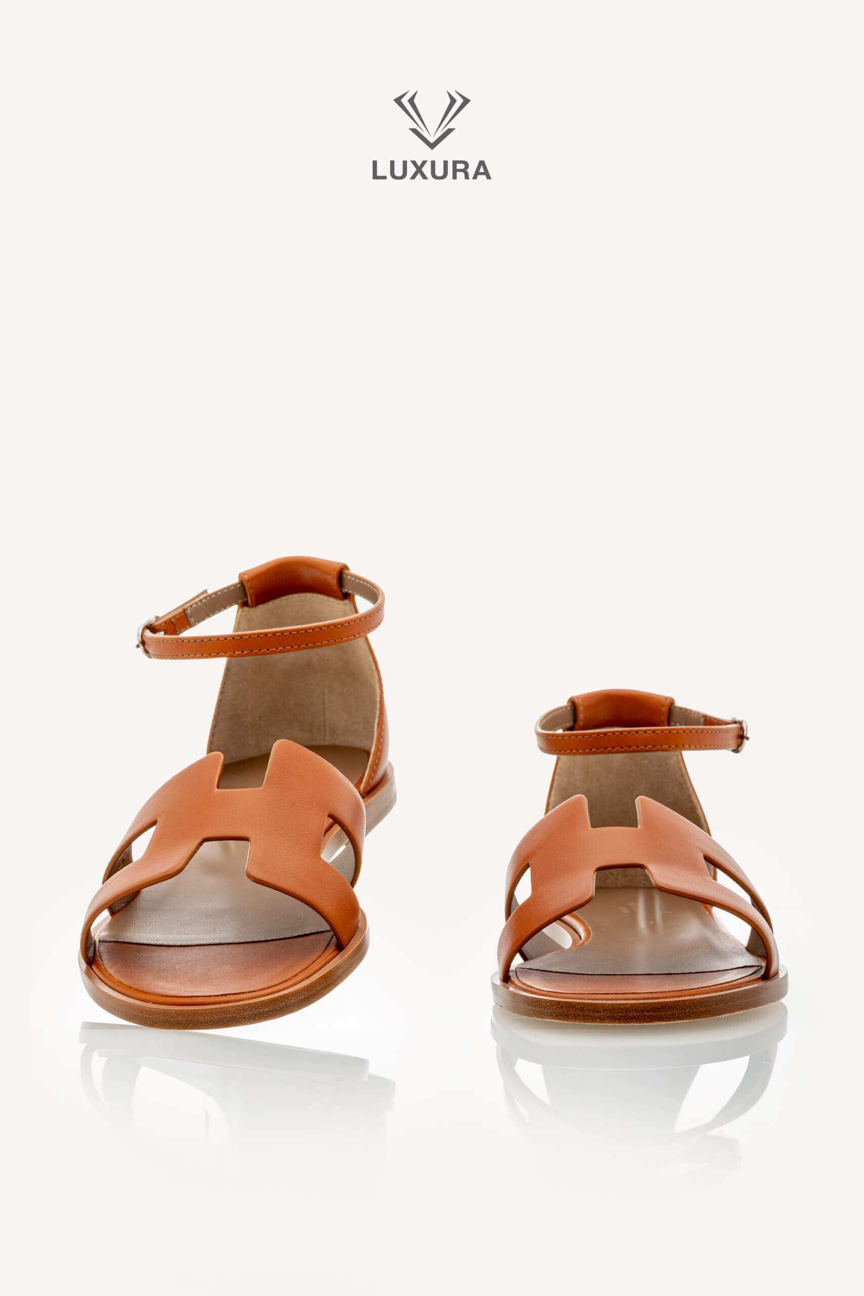 <span style="font-size: 10px;letter-spacing: .15em">HARD TO FIND</span><br>            <strong>HERMES</strong><br>            <div style="margin-top:10px;font-size:16px">Calfskin Santorini Sandals Naturel 36.5</div><br> - Image 6