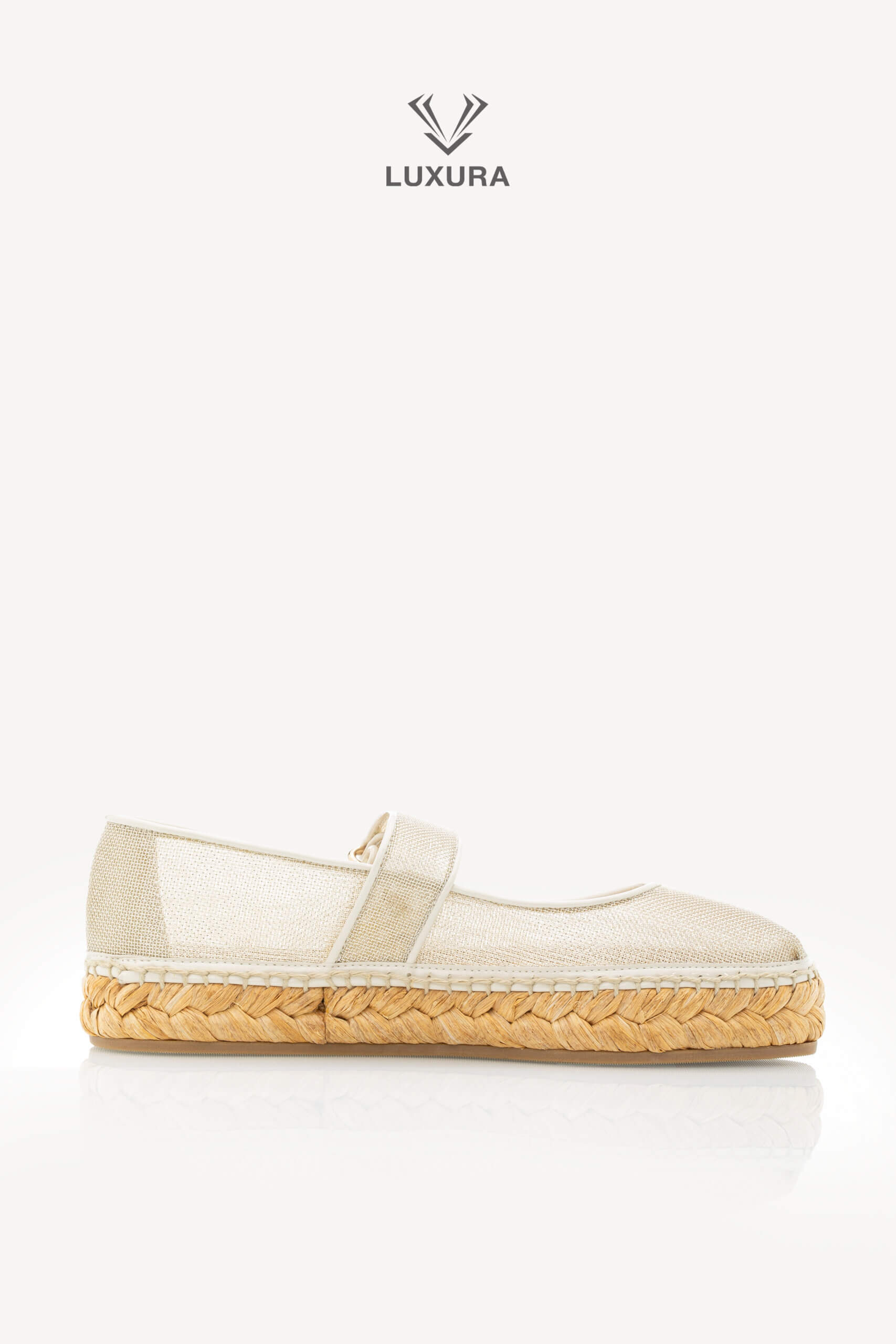 <span style="font-size: 10px;letter-spacing: .15em">HARD TO FIND</span><br> <strong>JIMMY CHOO</strong><br> <div style="margin-top:10px;font-size:16px">Fayence Espadrilles 36</div><br> - Image 9