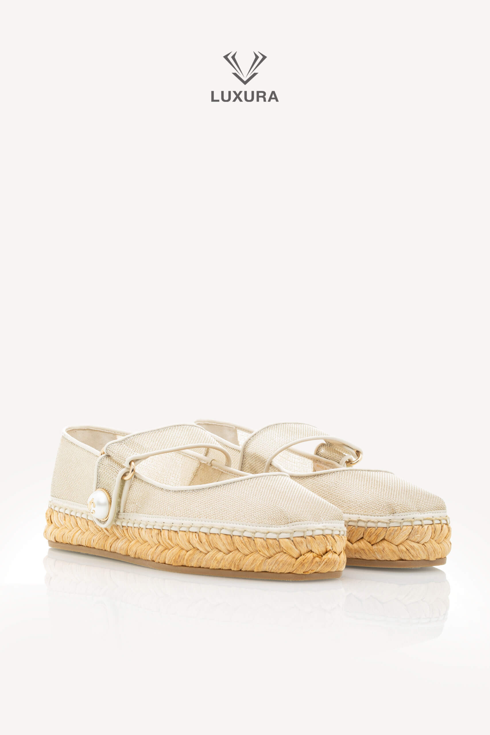 <span style="font-size: 10px;letter-spacing: .15em">HARD TO FIND</span><br> <strong>JIMMY CHOO</strong><br> <div style="margin-top:10px;font-size:16px">Fayence Espadrilles 36</div><br> - Image 6