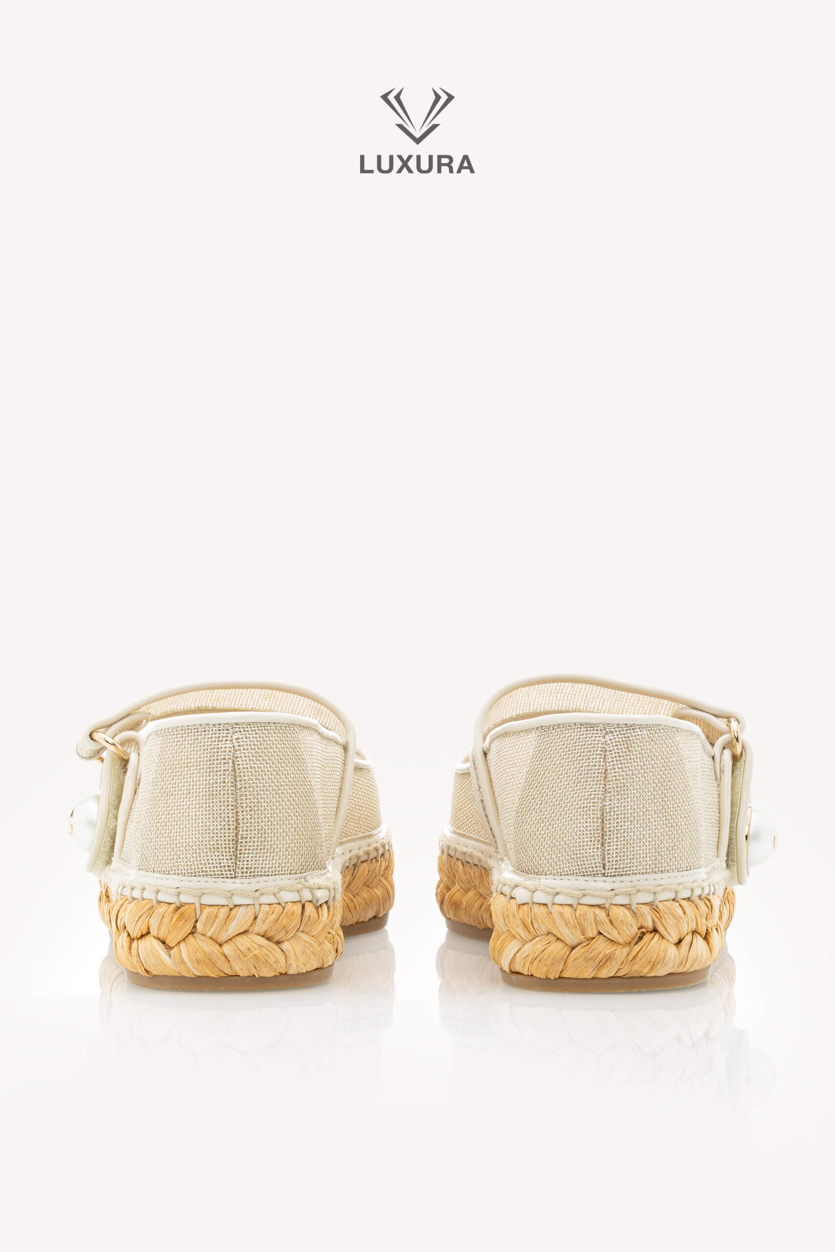 <span style="font-size: 10px;letter-spacing: .15em">HARD TO FIND</span><br> <strong>JIMMY CHOO</strong><br> <div style="margin-top:10px;font-size:16px">Fayence Espadrilles 36</div><br> - Image 8