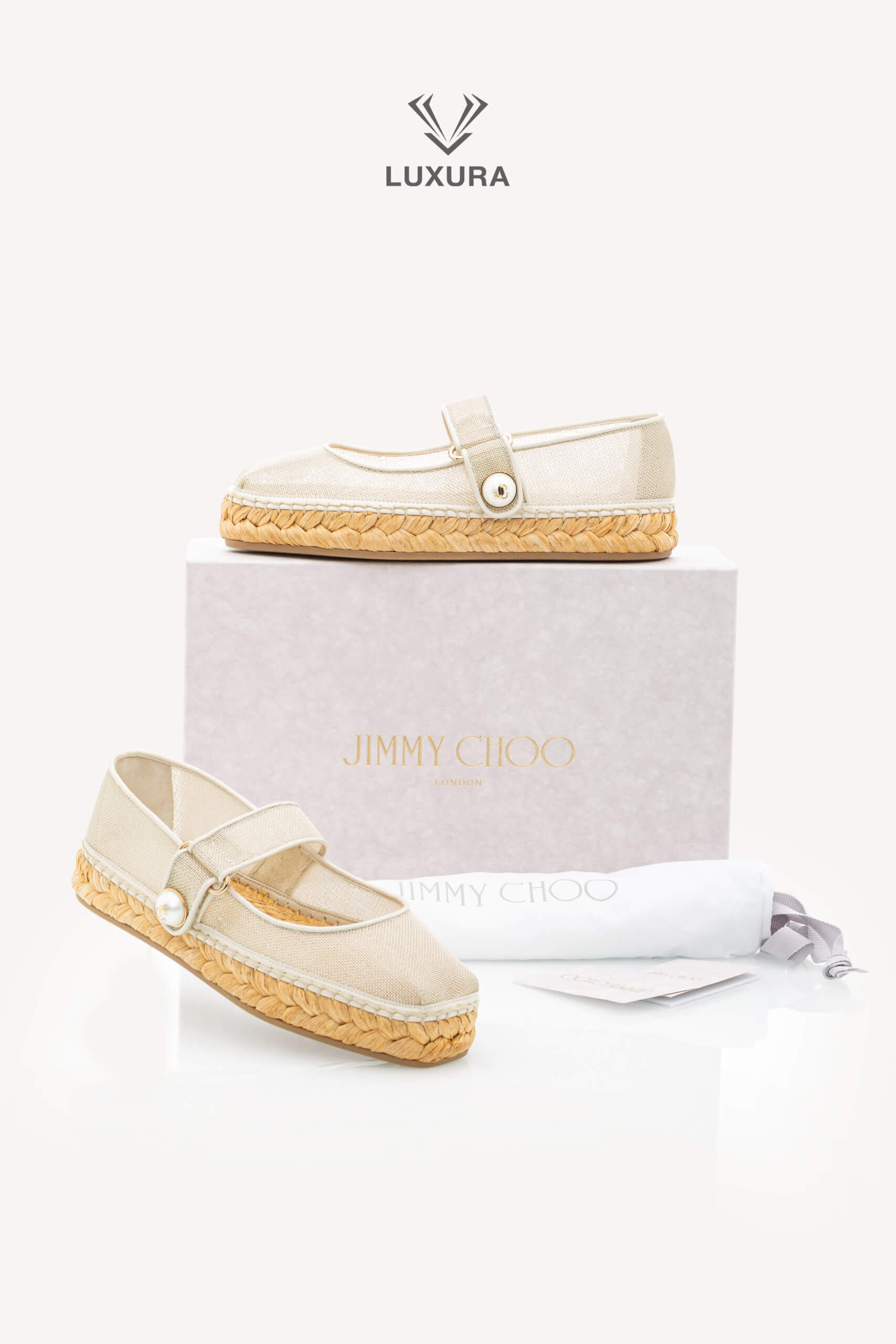 <span style="font-size: 10px;letter-spacing: .15em">HARD TO FIND</span><br> <strong>JIMMY CHOO</strong><br> <div style="margin-top:10px;font-size:16px">Fayence Espadrilles 36</div><br> - Image 2
