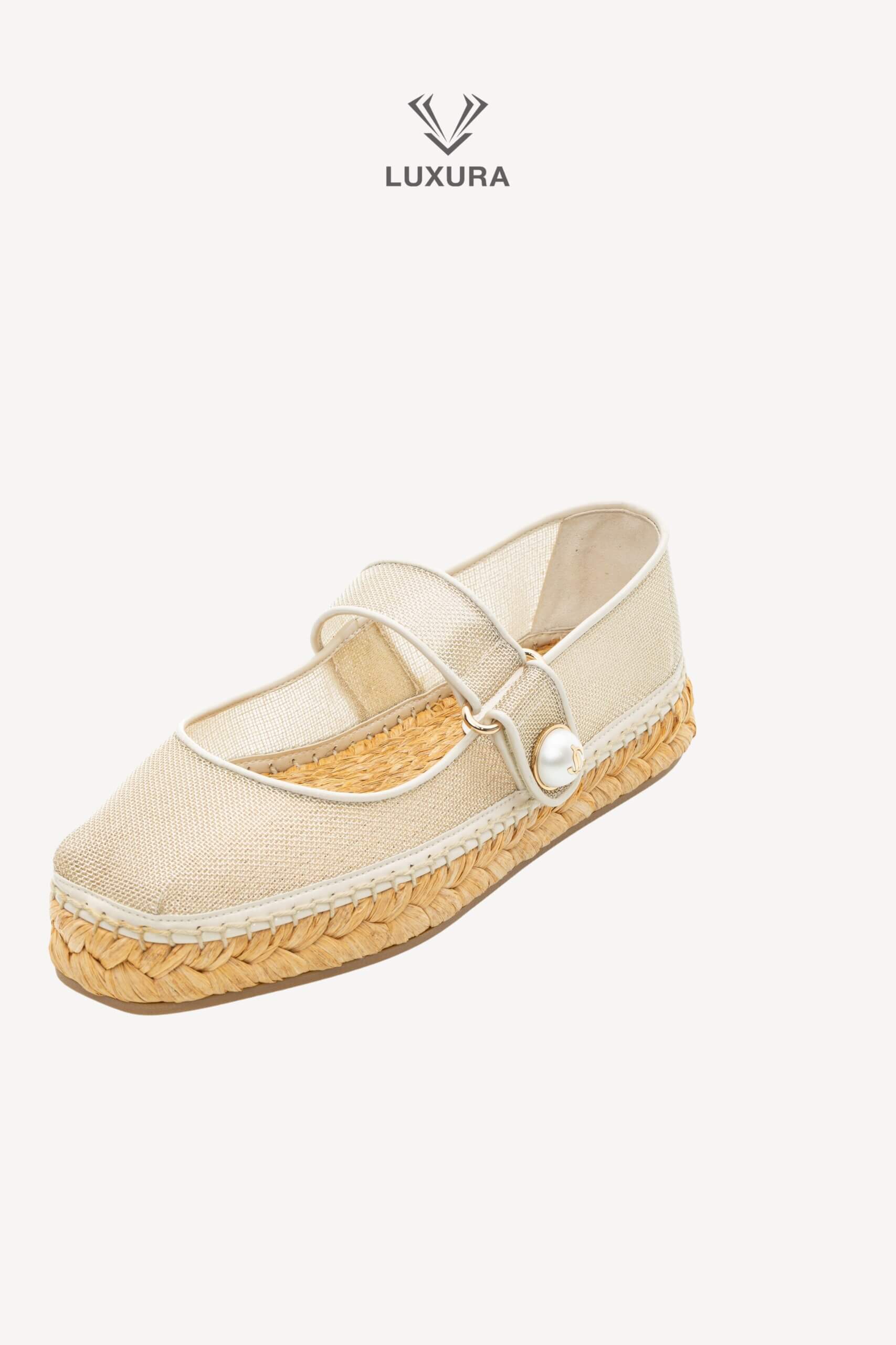 <span style="font-size: 10px;letter-spacing: .15em">HARD TO FIND</span><br> <strong>JIMMY CHOO</strong><br> <div style="margin-top:10px;font-size:16px">Fayence Espadrilles 36</div><br> - Image 4