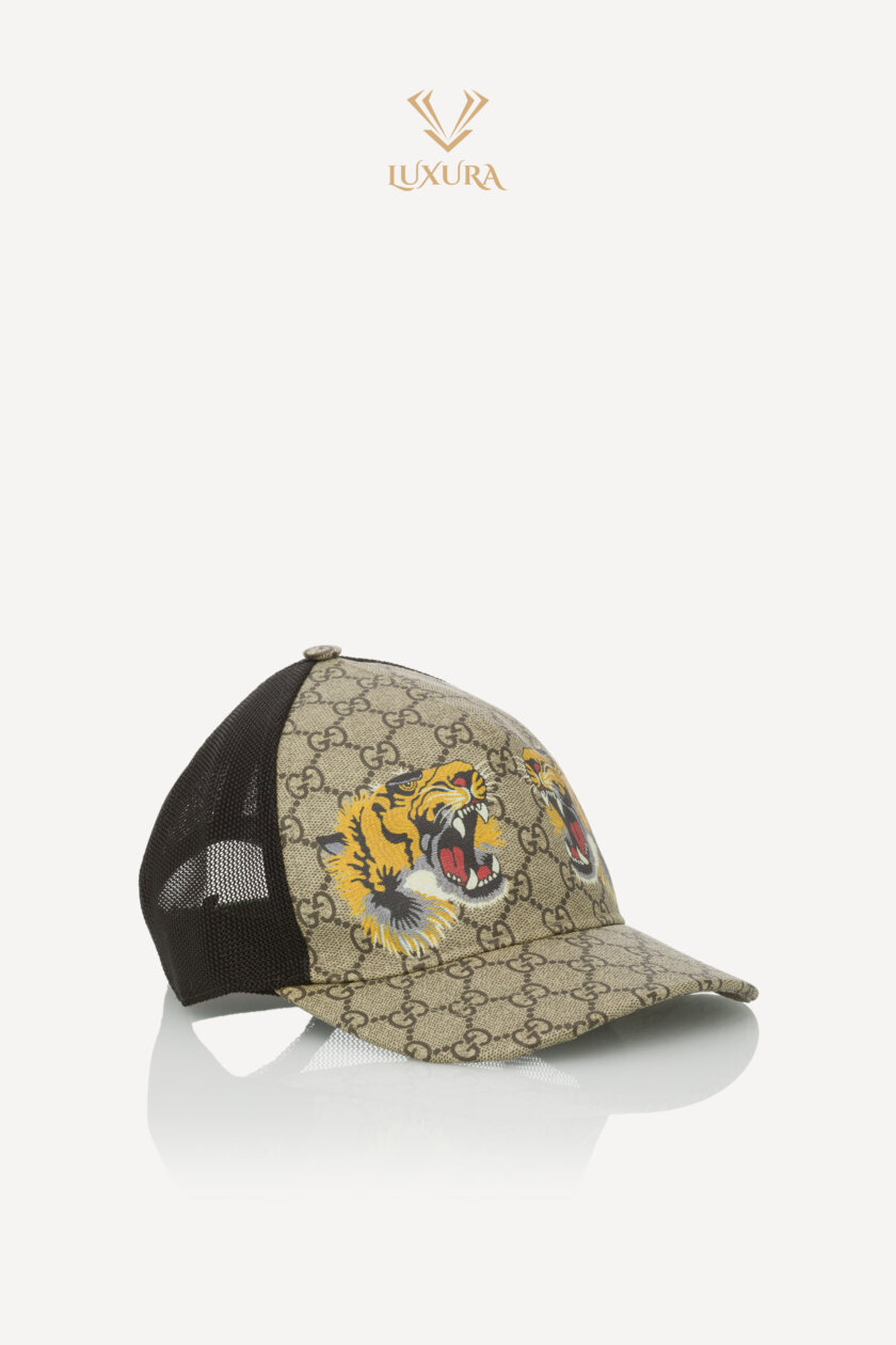 <span style="font-size: 10px; color: rgb(101, 101, 101);letter-spacing: .15em;">BEST DEAL</span><br><strong> GUCCI </strong><br><div style="margin-top:10px; font-size:16px;">GG Supreme Monogram Tiger Print Basseball Hat Beige</div><br> - Image 3