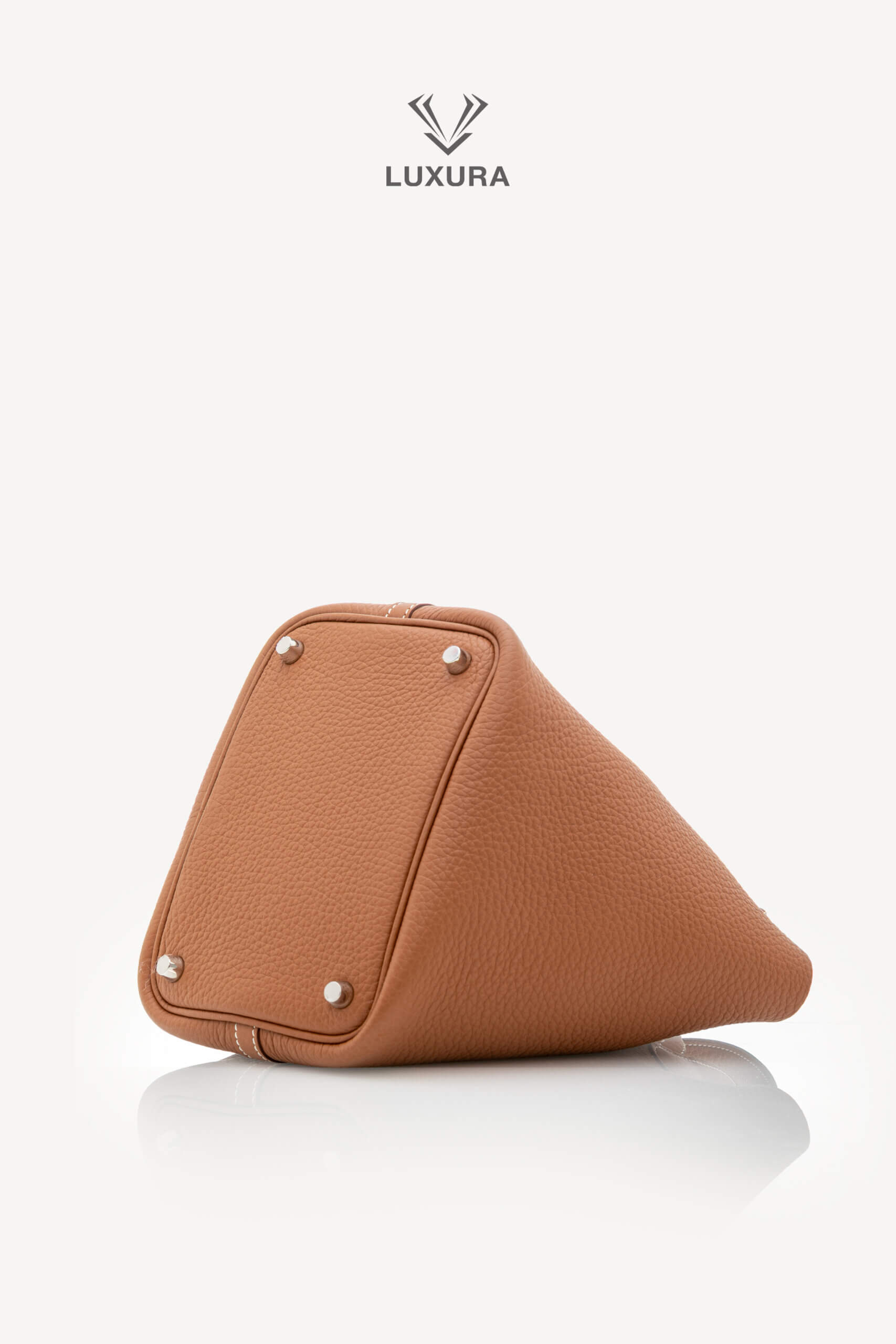 <span style="font-size: 10px;letter-spacing: .15em">HARD TO FIND</span><br>            <strong>HERMES</strong><br>            <div style="margin-top:10px;font-size:16px">Taurillon Clemence Picotin Lock 18 PM Gold Palladium Hardware</div><br> - Image 21