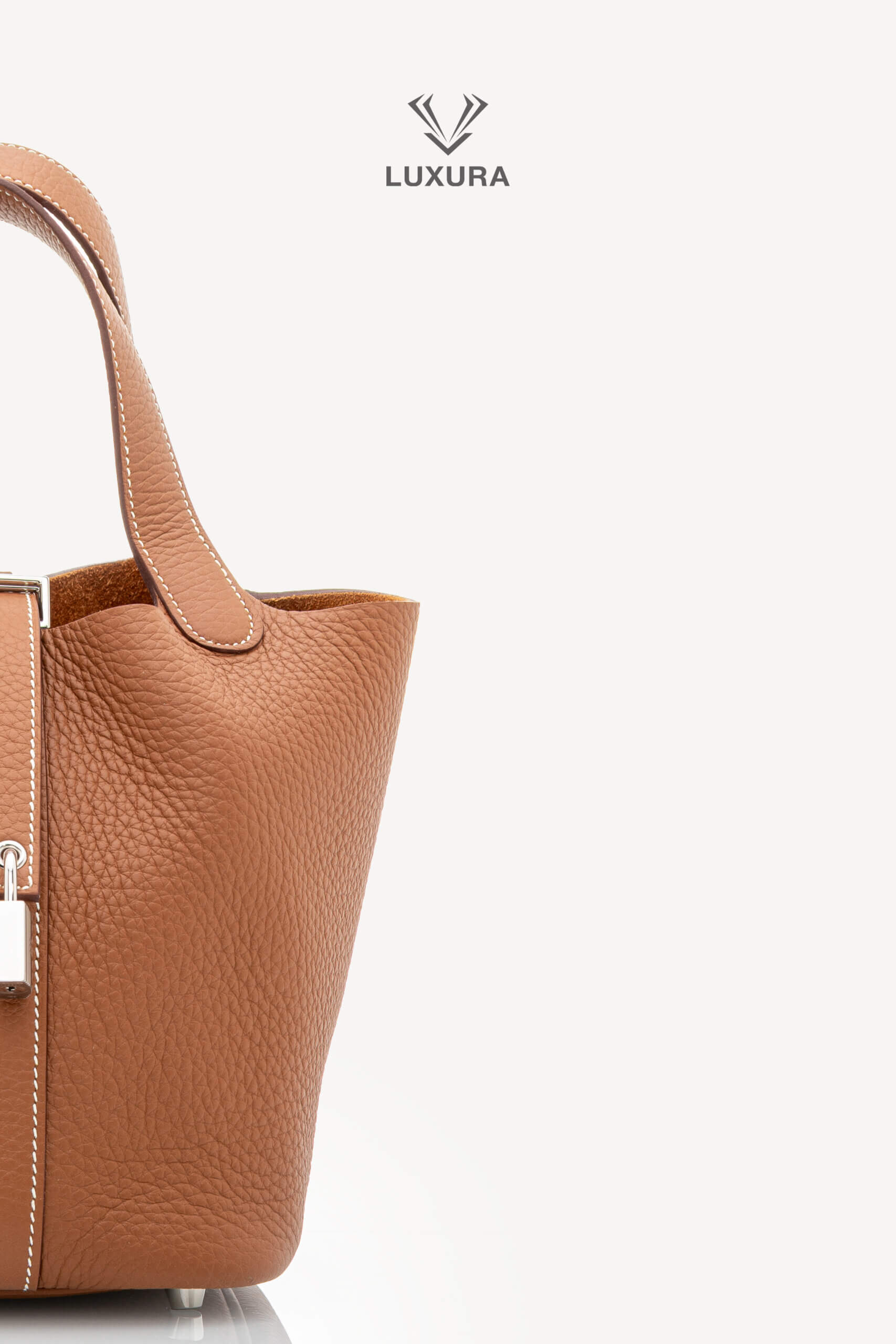 <span style="font-size: 10px;letter-spacing: .15em">HARD TO FIND</span><br>            <strong>HERMES</strong><br>            <div style="margin-top:10px;font-size:16px">Taurillon Clemence Picotin Lock 18 PM Gold Palladium Hardware</div><br> - Image 11