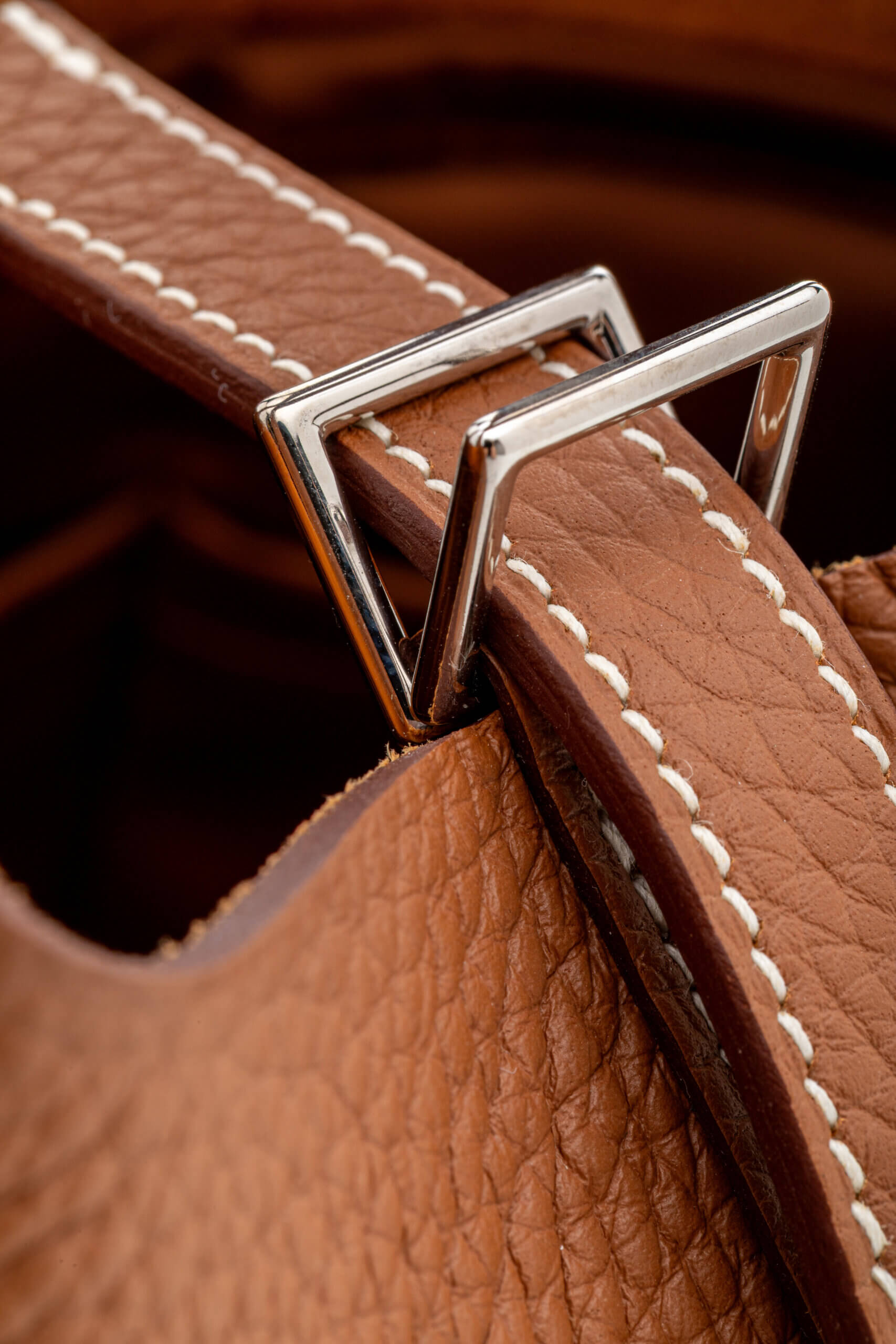 <span style="font-size: 10px;letter-spacing: .15em">HARD TO FIND</span><br>            <strong>HERMES</strong><br>            <div style="margin-top:10px;font-size:16px">Taurillon Clemence Picotin Lock 18 PM Gold Palladium Hardware</div><br> - Image 7