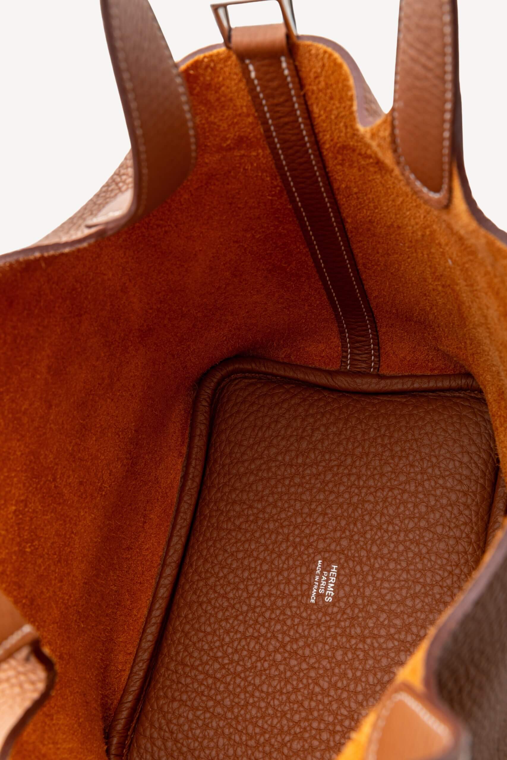 <span style="font-size: 10px;letter-spacing: .15em">HARD TO FIND</span><br>            <strong>HERMES</strong><br>            <div style="margin-top:10px;font-size:16px">Taurillon Clemence Picotin Lock 18 PM Gold Palladium Hardware</div><br> - Image 8