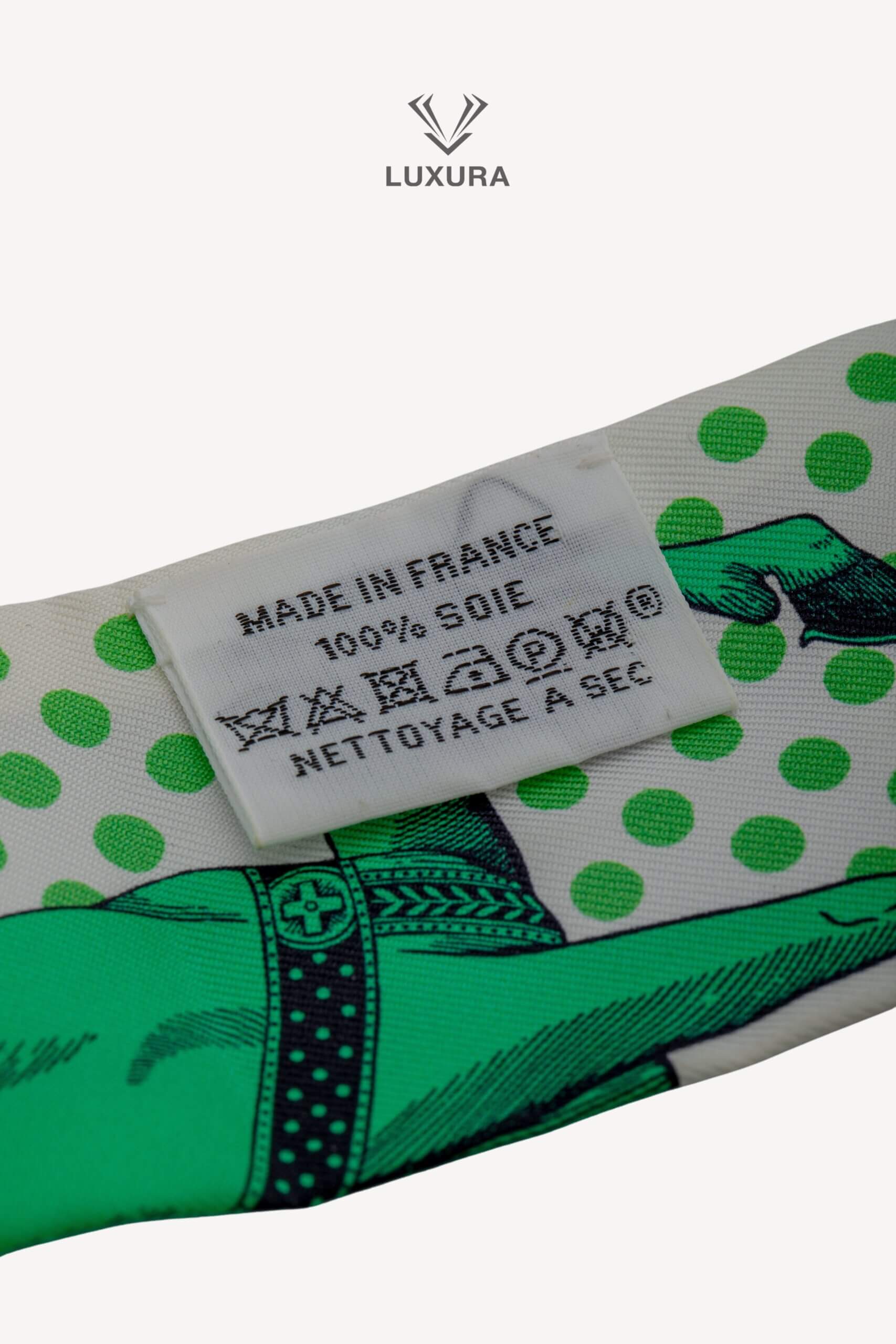 <span style="font-size: 10px;letter-spacing: .15em">IN TRENDING</span><br> <strong>HERMES</strong><br> <div style="margin-top:10px;font-size:16px">Twilly The Shapely Cavalier White /Green/ Multicoloured</div><br> - Image 5