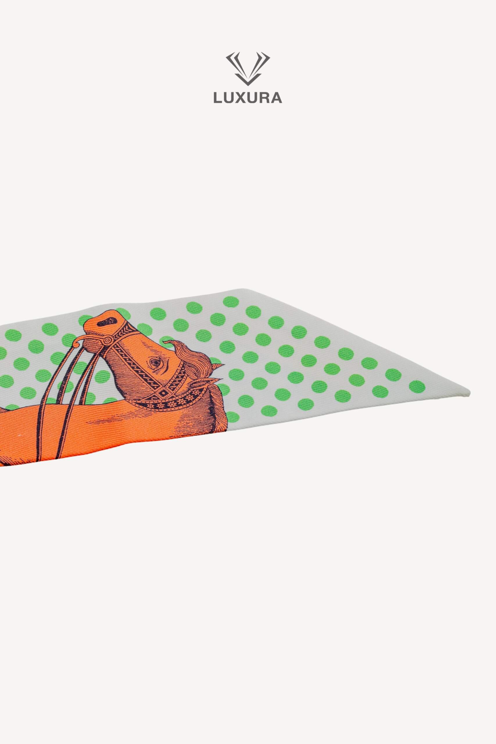 <span style="font-size: 10px;letter-spacing: .15em">IN TRENDING</span><br> <strong>HERMES</strong><br> <div style="margin-top:10px;font-size:16px">Twilly The Shapely Cavalier White /Green/ Multicoloured</div><br> - Image 4