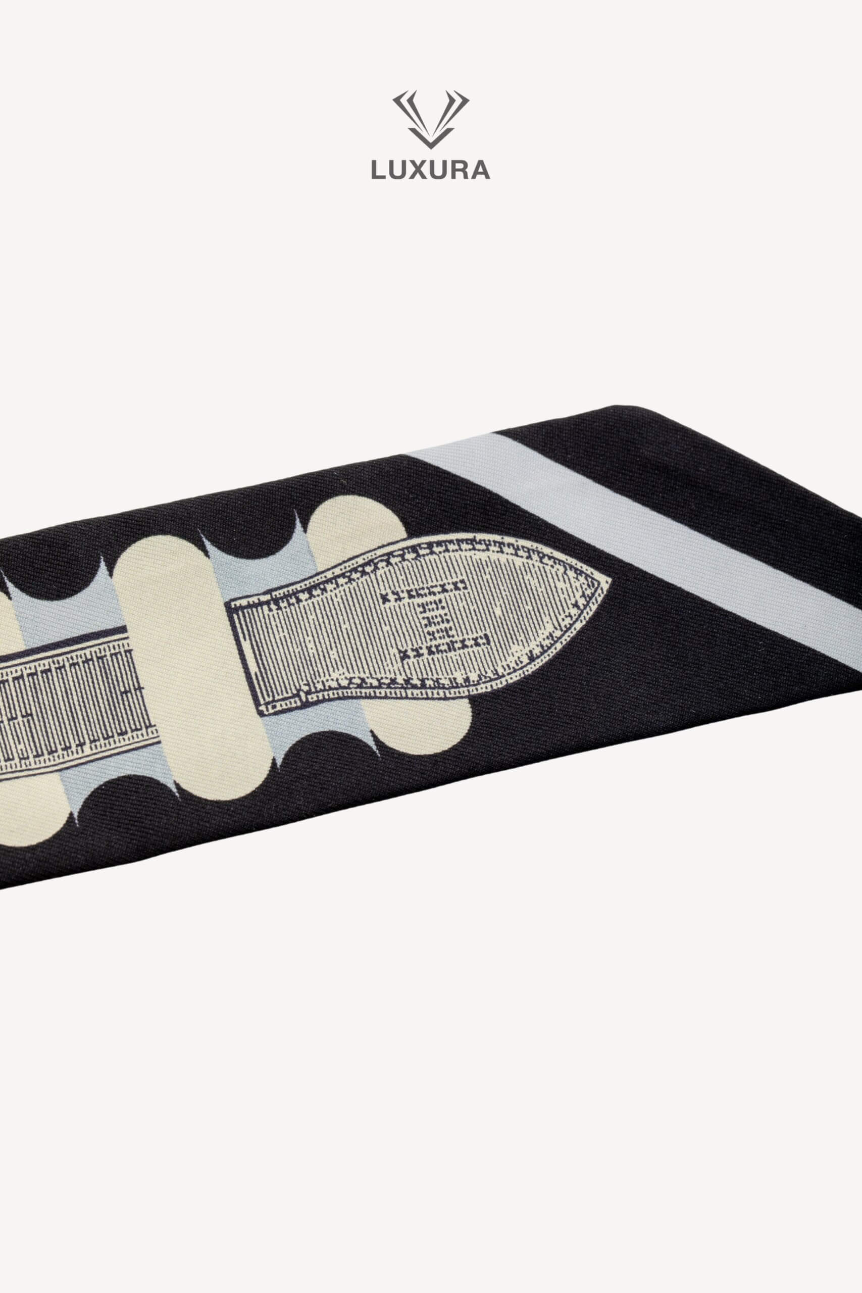 <span style="font-size: 10px;letter-spacing: .15em">HARD TO FIND</span><br>            <strong>HERMES</strong><br>            <div style="margin-top:10px;font-size:16px">Silk Inventaire Poetique De Brides A Bloc Twilly Noir/ Gris/ Creme</div><br> - Image 8