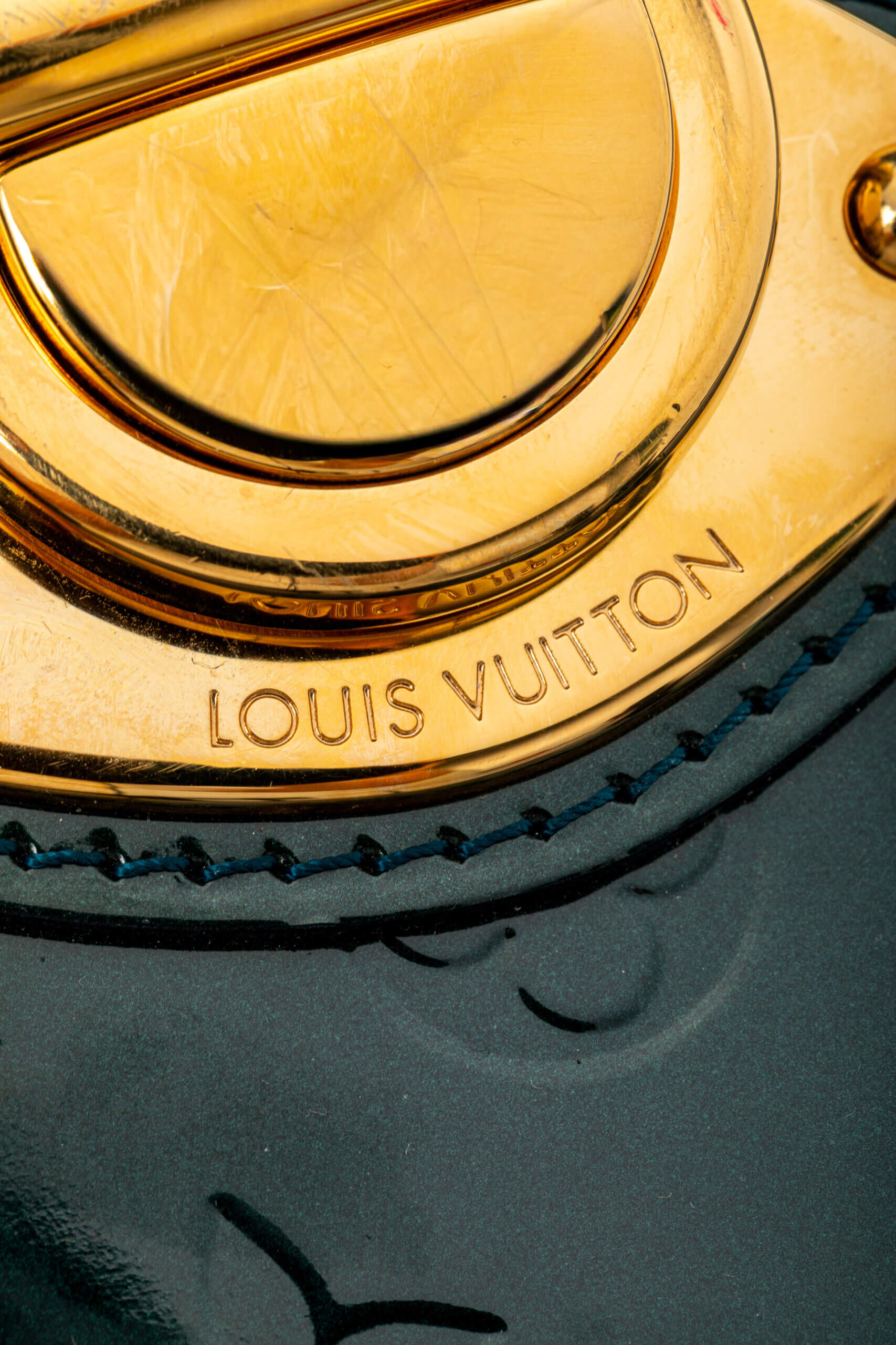 <span style="font-size: 10px;letter-spacing: .15em">BEST DEAL</span><br> <strong>LOUIS VUITTON</strong><br> <div style="margin-top:10px;font-size:16px">Melrose Avenue Monogram Vernis Vert Impression</div><br> - Image 11