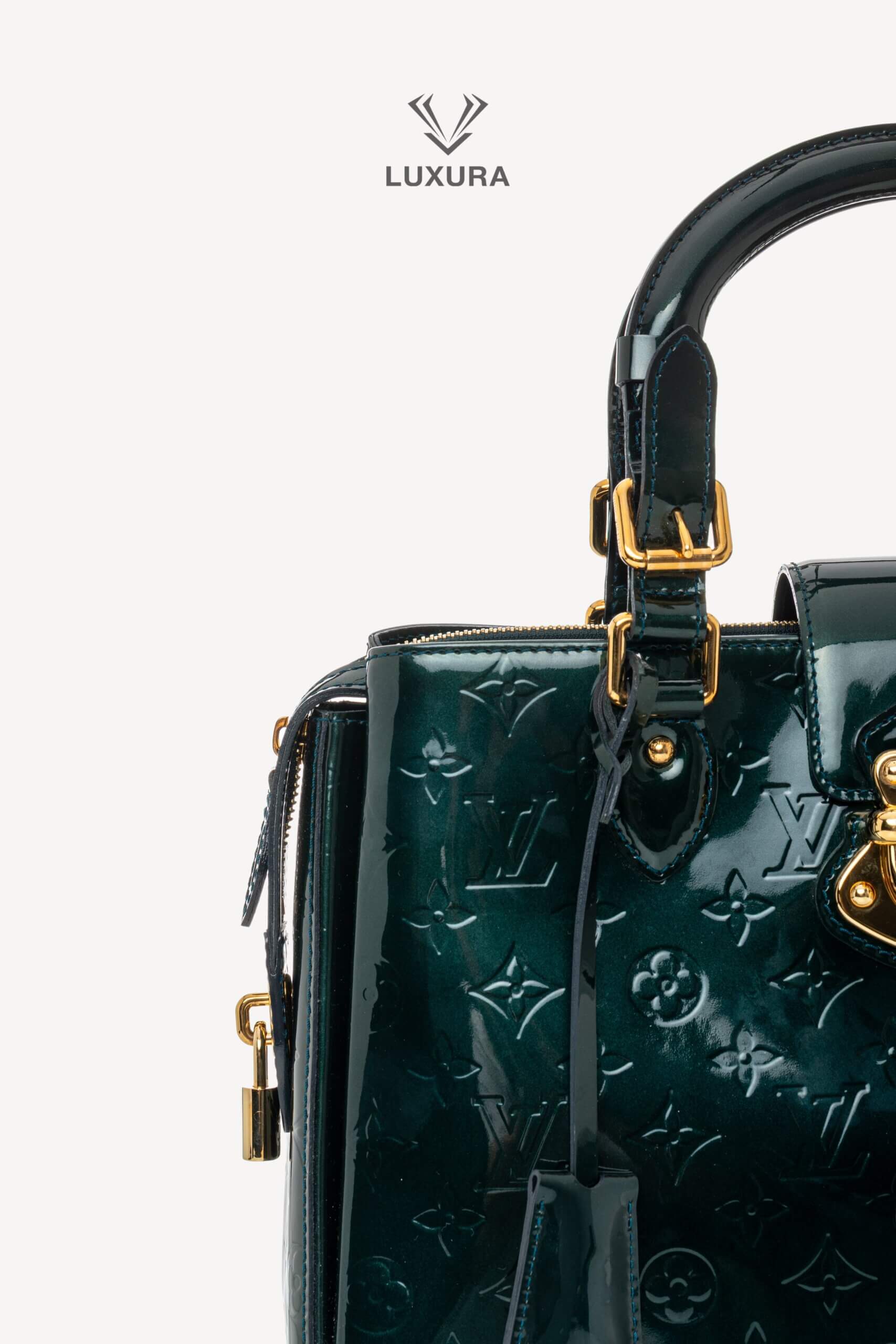 <span style="font-size: 10px;letter-spacing: .15em">BEST DEAL</span><br> <strong>LOUIS VUITTON</strong><br> <div style="margin-top:10px;font-size:16px">Melrose Avenue Monogram Vernis Vert Impression</div><br> - Image 6