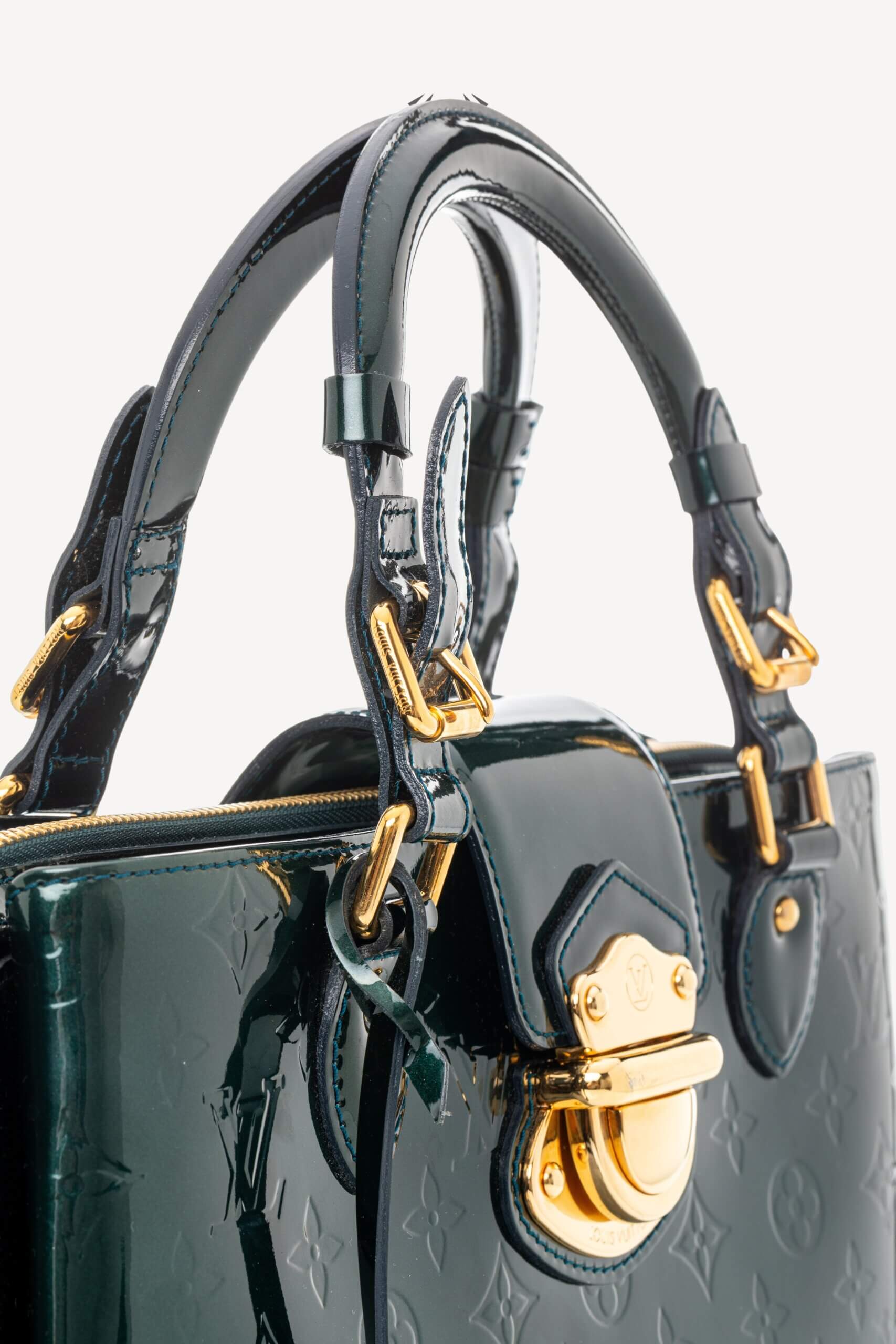 <span style="font-size: 10px;letter-spacing: .15em">BEST DEAL</span><br> <strong>LOUIS VUITTON</strong><br> <div style="margin-top:10px;font-size:16px">Melrose Avenue Monogram Vernis Vert Impression</div><br> - Image 8