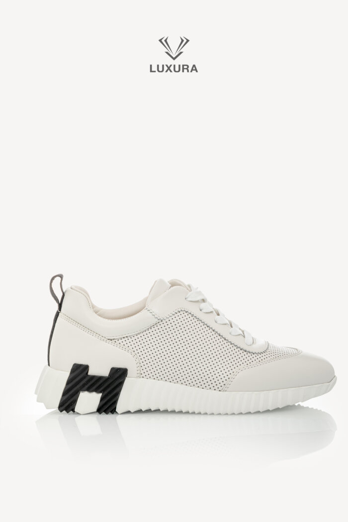 <span style="font-size: 10px;letter-spacing: .15em"></span><br>            <strong>HERMES</strong><br>            <div style="margin-top:10px;font-size:16px">Bouncing Sneaker in Perforated Calfskin Ecru 37.5</div><br>