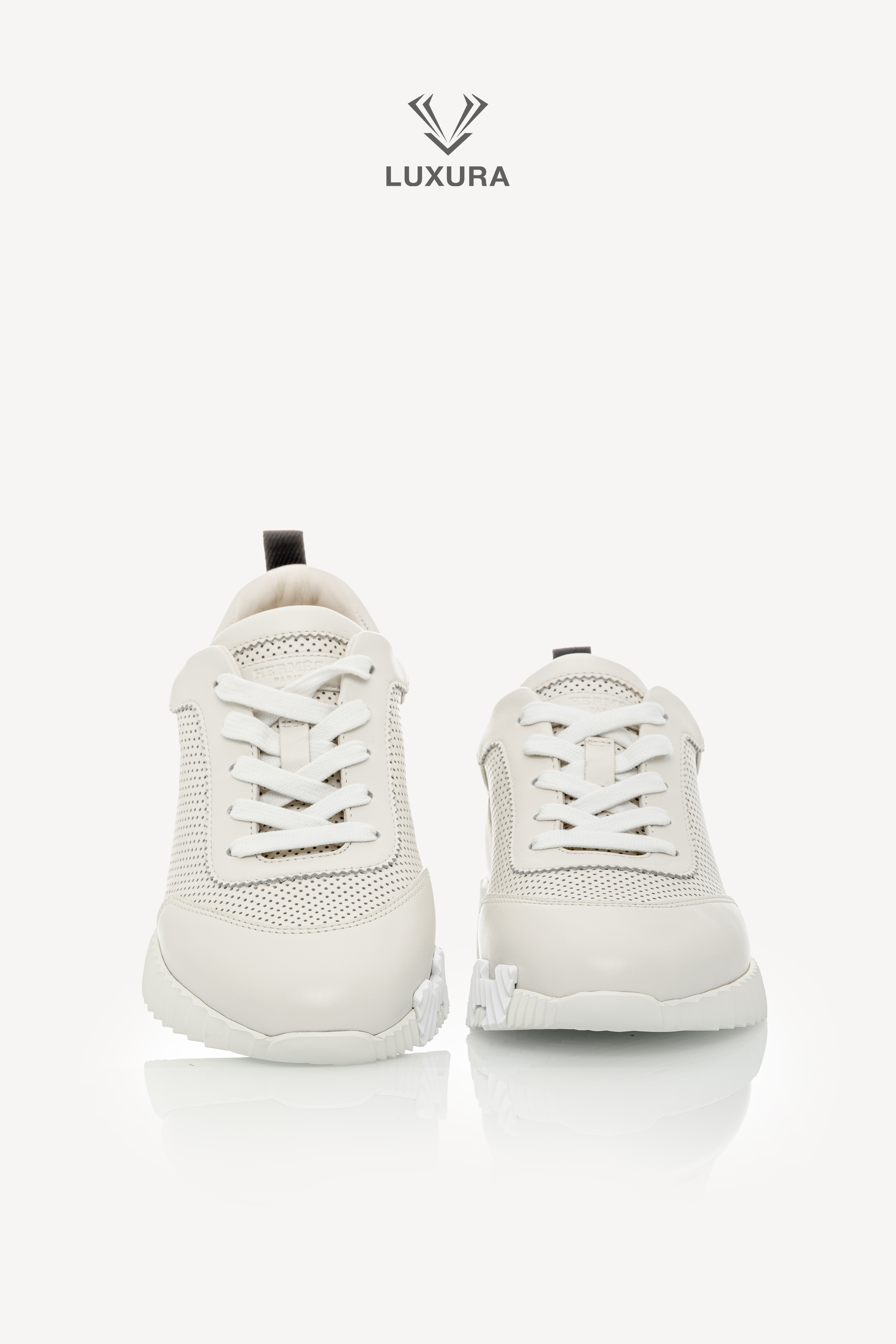<span style="font-size: 10px;letter-spacing: .15em"></span><br>            <strong>HERMES</strong><br>            <div style="margin-top:10px;font-size:16px">Bouncing Sneaker in Perforated Calfskin Ecru 37.5</div><br> - Image 5