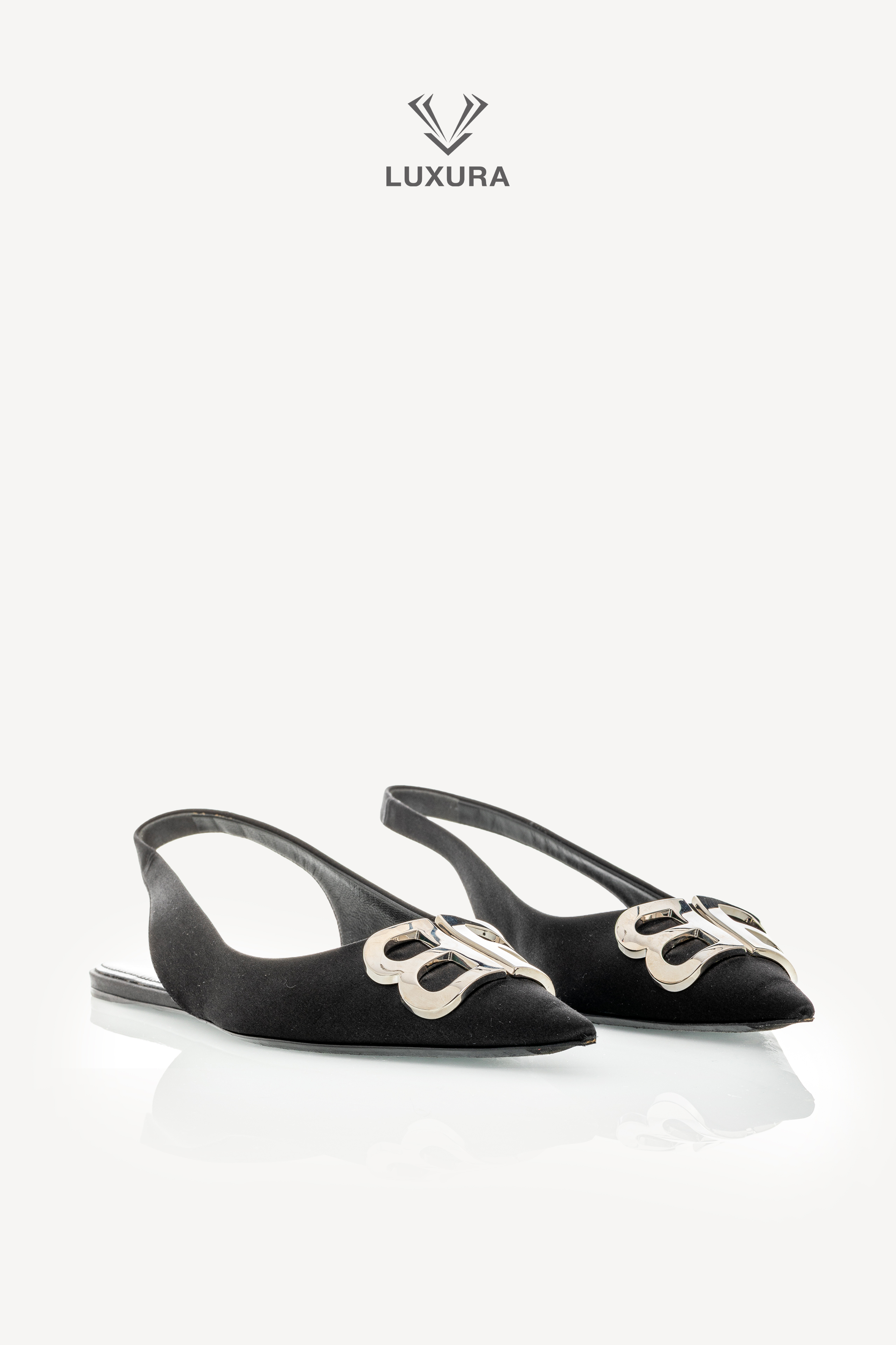 <span style="font-size: 10px;letter-spacing: .15em">BEST DEAL</span><br>            <strong>BALENCIAGA</strong><br>            <div style="margin-top:10px;font-size:16px">BB Knife Pointy Toe Slingback Flats Black 38</div><br> - Image 4