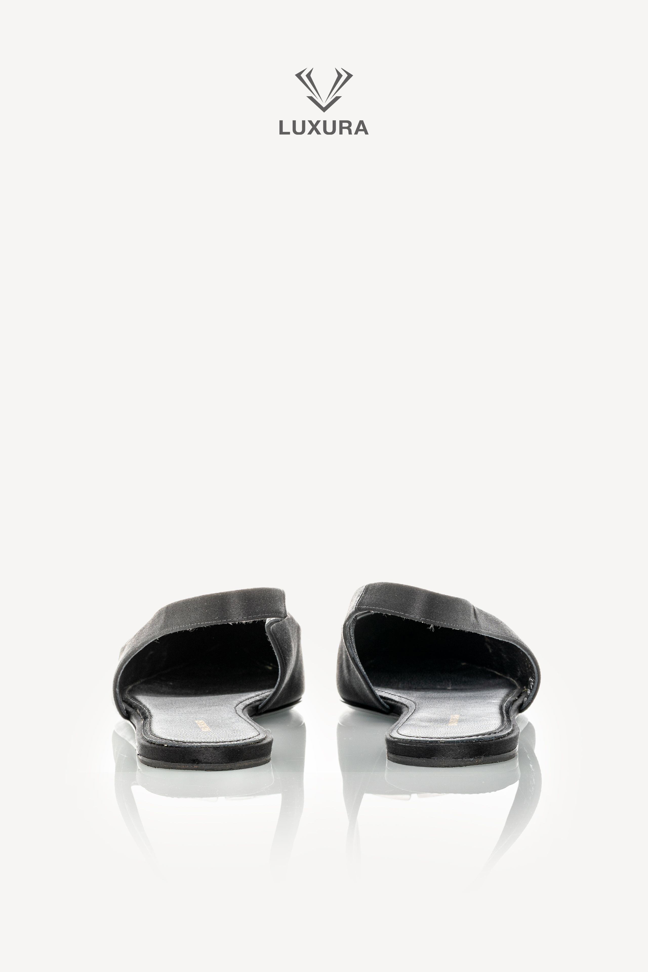 <span style="font-size: 10px;letter-spacing: .15em">BEST DEAL</span><br>            <strong>BALENCIAGA</strong><br>            <div style="margin-top:10px;font-size:16px">BB Knife Pointy Toe Slingback Flats Black 38</div><br> - Image 11