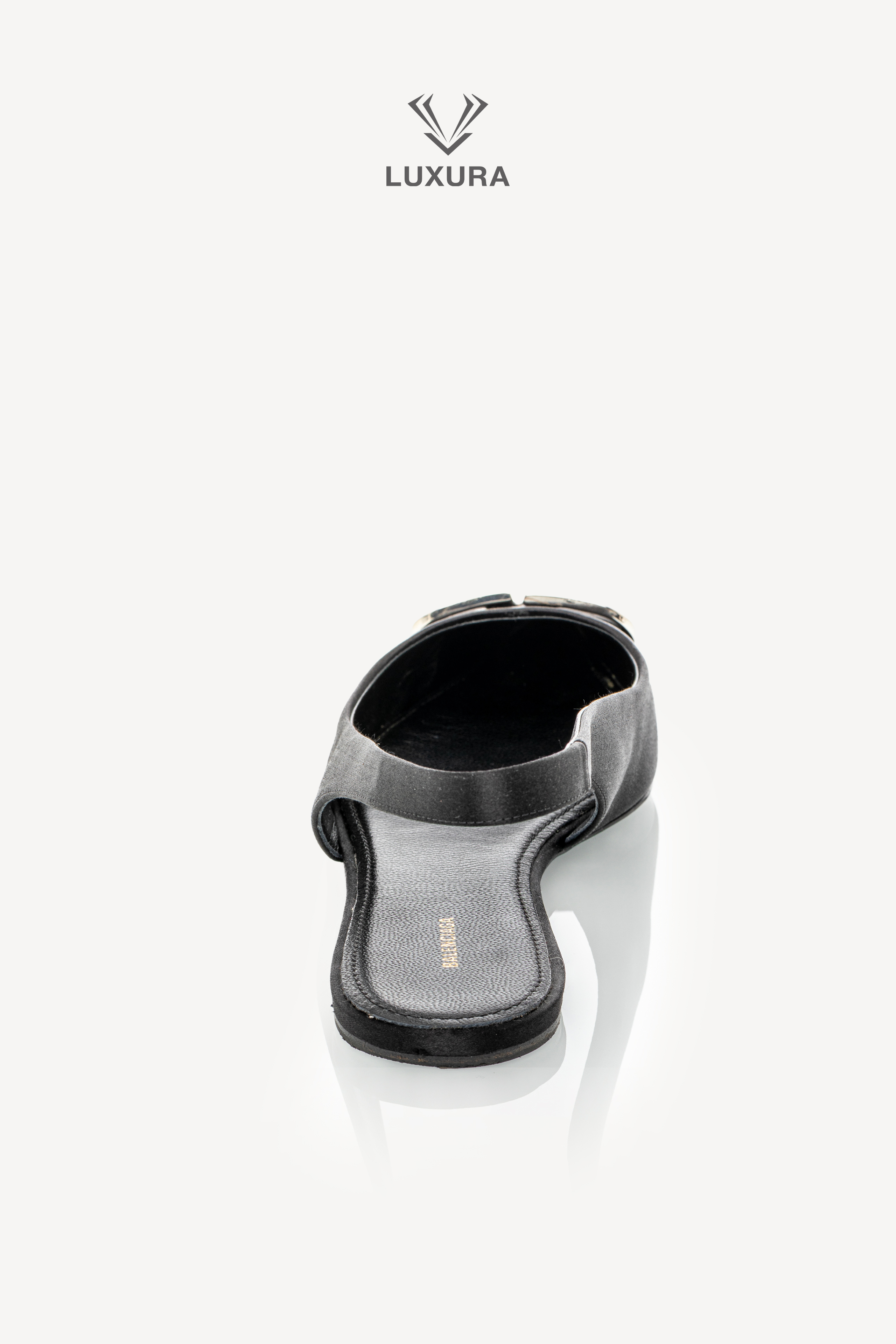 <span style="font-size: 10px;letter-spacing: .15em">BEST DEAL</span><br>            <strong>BALENCIAGA</strong><br>            <div style="margin-top:10px;font-size:16px">BB Knife Pointy Toe Slingback Flats Black 38</div><br> - Image 7