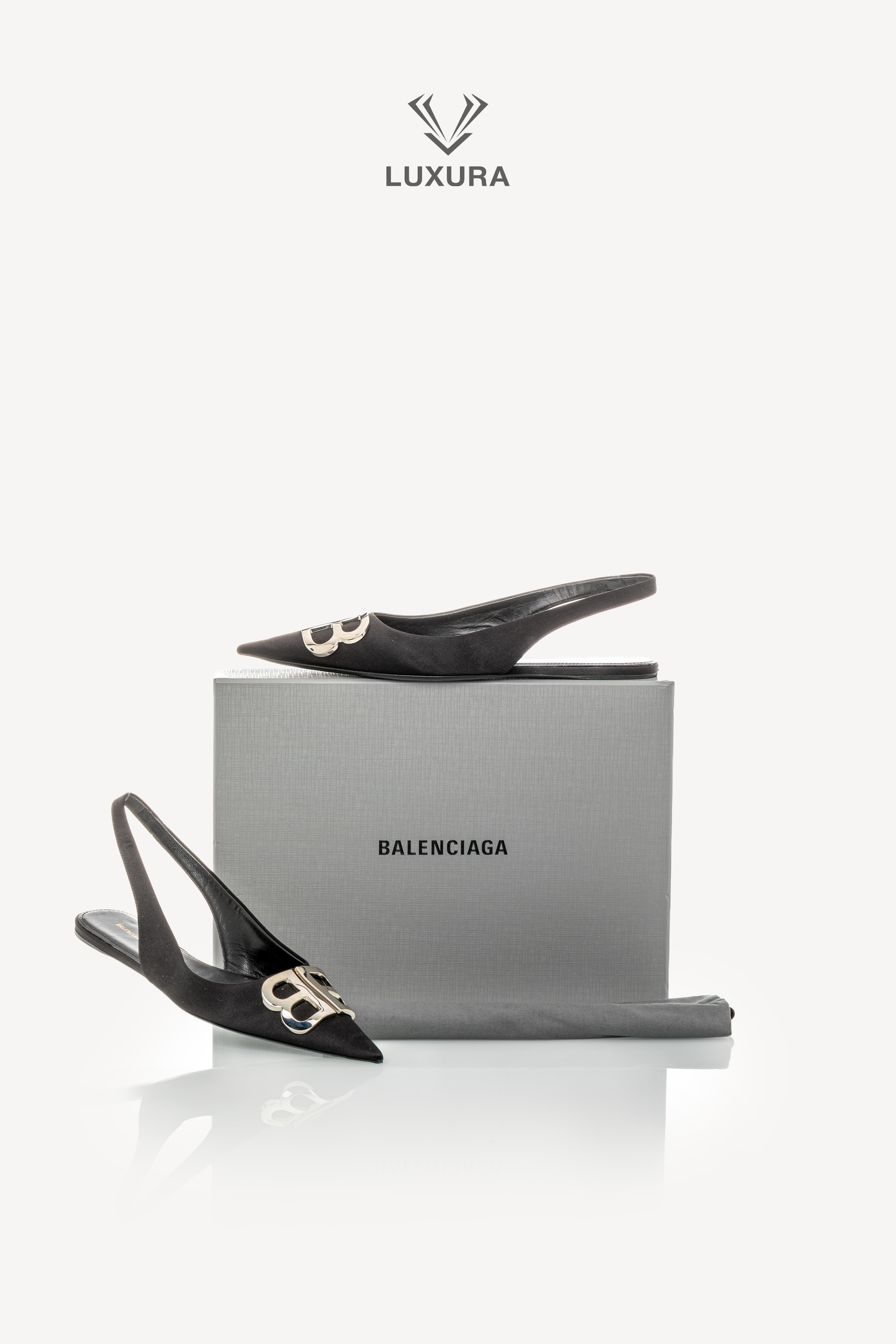<span style="font-size: 10px;letter-spacing: .15em">BEST DEAL</span><br>            <strong>BALENCIAGA</strong><br>            <div style="margin-top:10px;font-size:16px">BB Knife Pointy Toe Slingback Flats Black 38</div><br> - Image 2