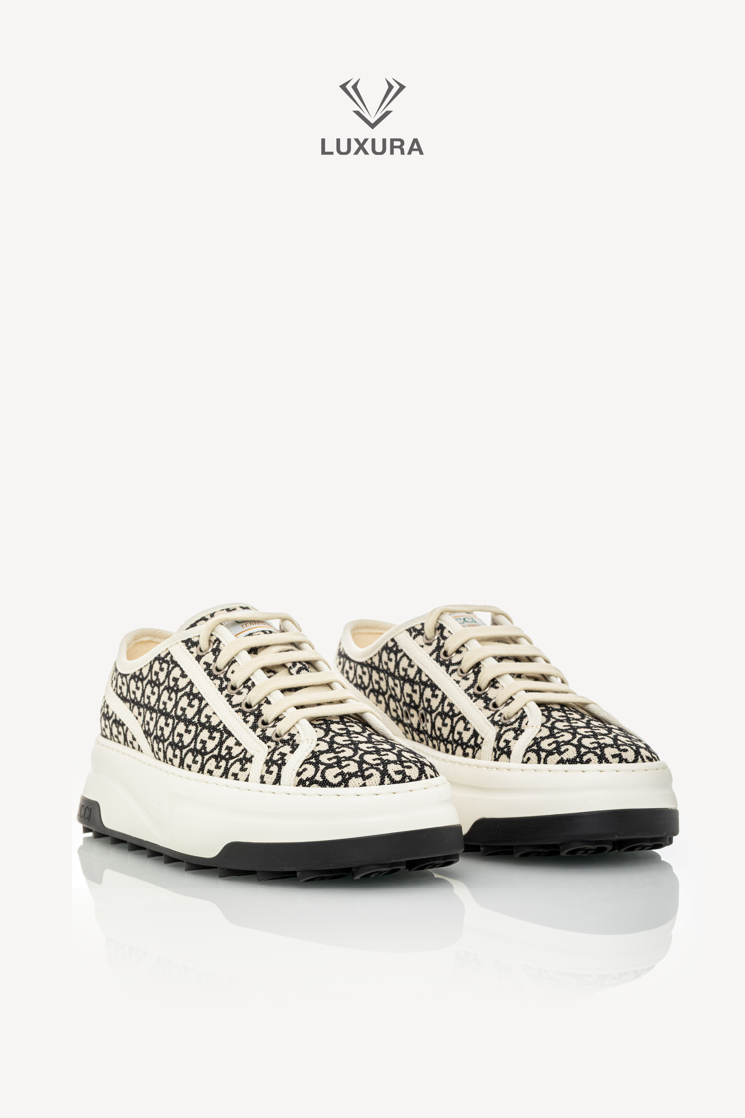 <span style="font-size: 10px;letter-spacing: .15em">HARD TO FIND</span><br>            <strong>GUCCI</strong><br>            <div style="margin-top:10px;font-size:16px">Monogram Jacquard 1977 Tennis Platform Sneakers Black Mystic White 39.5</div><br> - Image 7