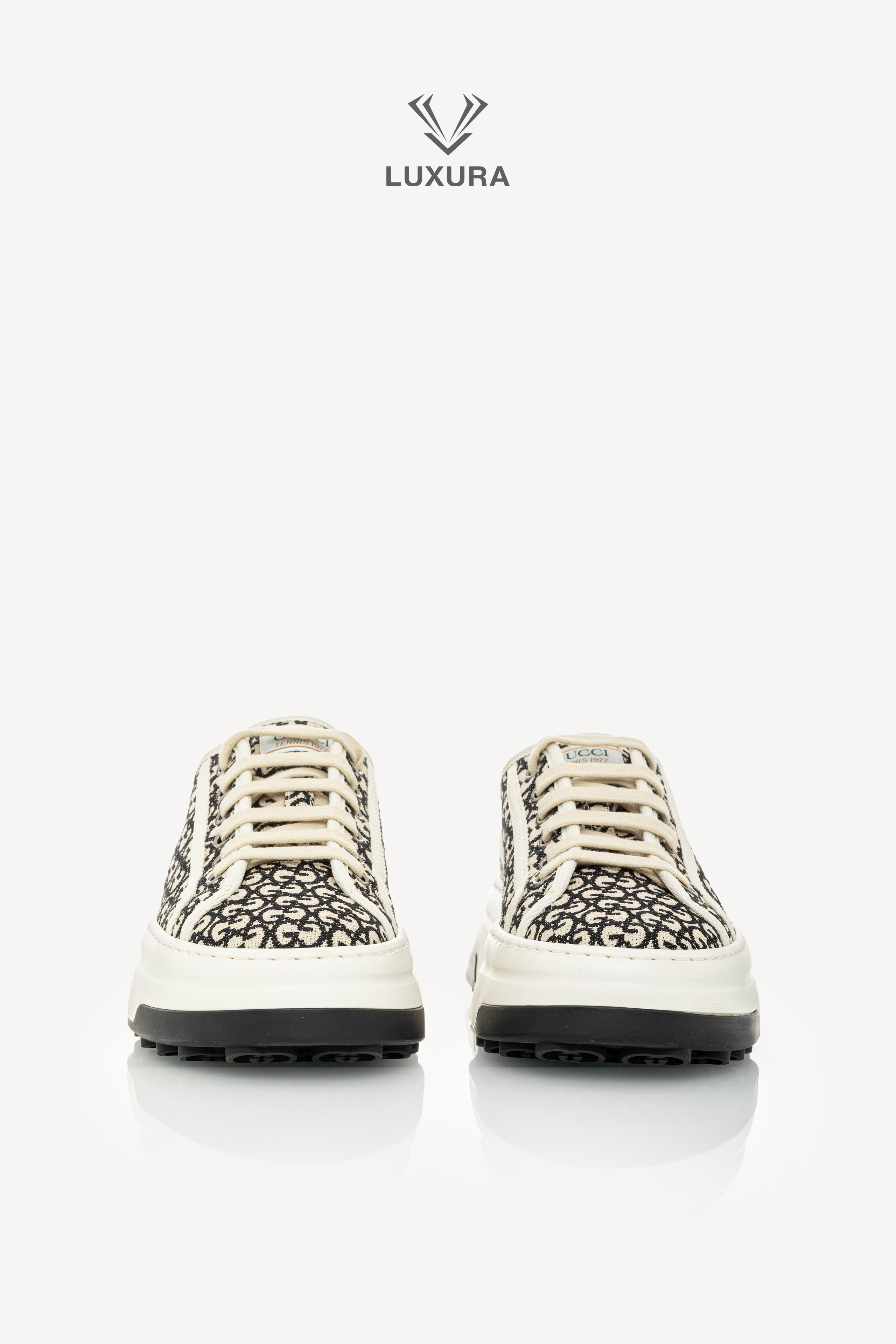 <span style="font-size: 10px;letter-spacing: .15em">HARD TO FIND</span><br>            <strong>GUCCI</strong><br>            <div style="margin-top:10px;font-size:16px">Monogram Jacquard 1977 Tennis Platform Sneakers Black Mystic White 39.5</div><br> - Image 10
