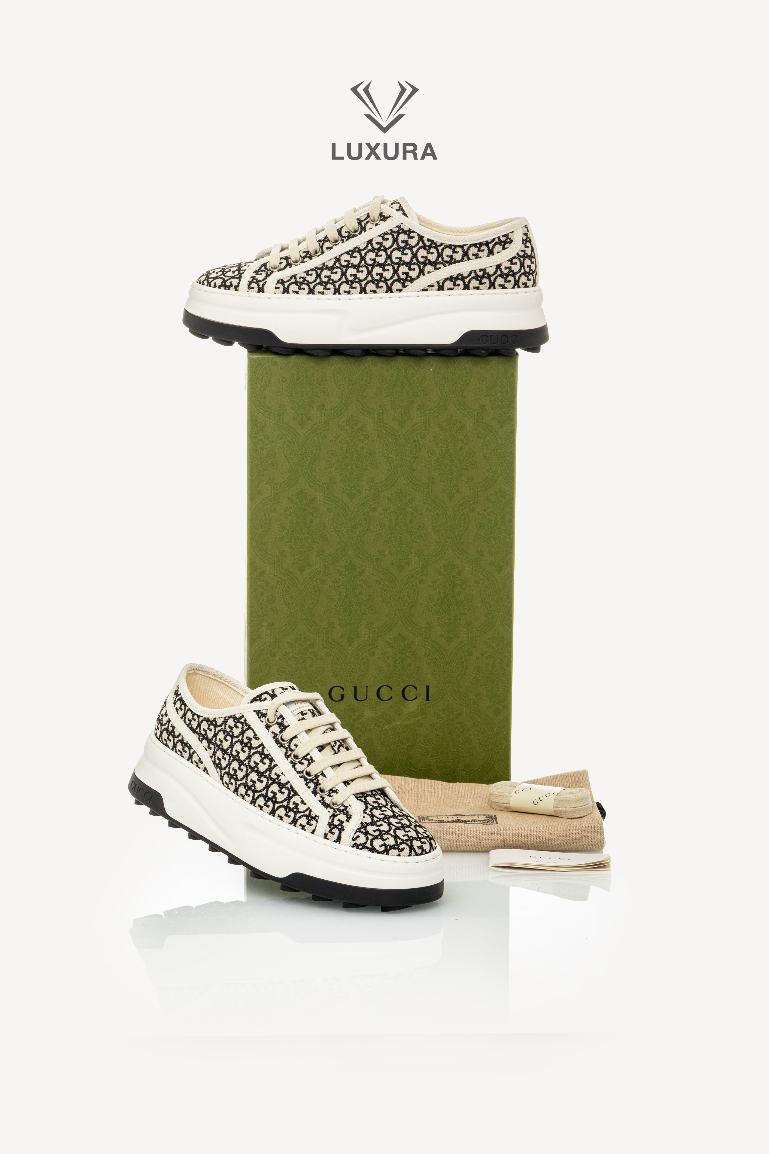 <span style="font-size: 10px;letter-spacing: .15em">HARD TO FIND</span><br>            <strong>GUCCI</strong><br>            <div style="margin-top:10px;font-size:16px">Monogram Jacquard 1977 Tennis Platform Sneakers Black Mystic White 39.5</div><br> - Image 2