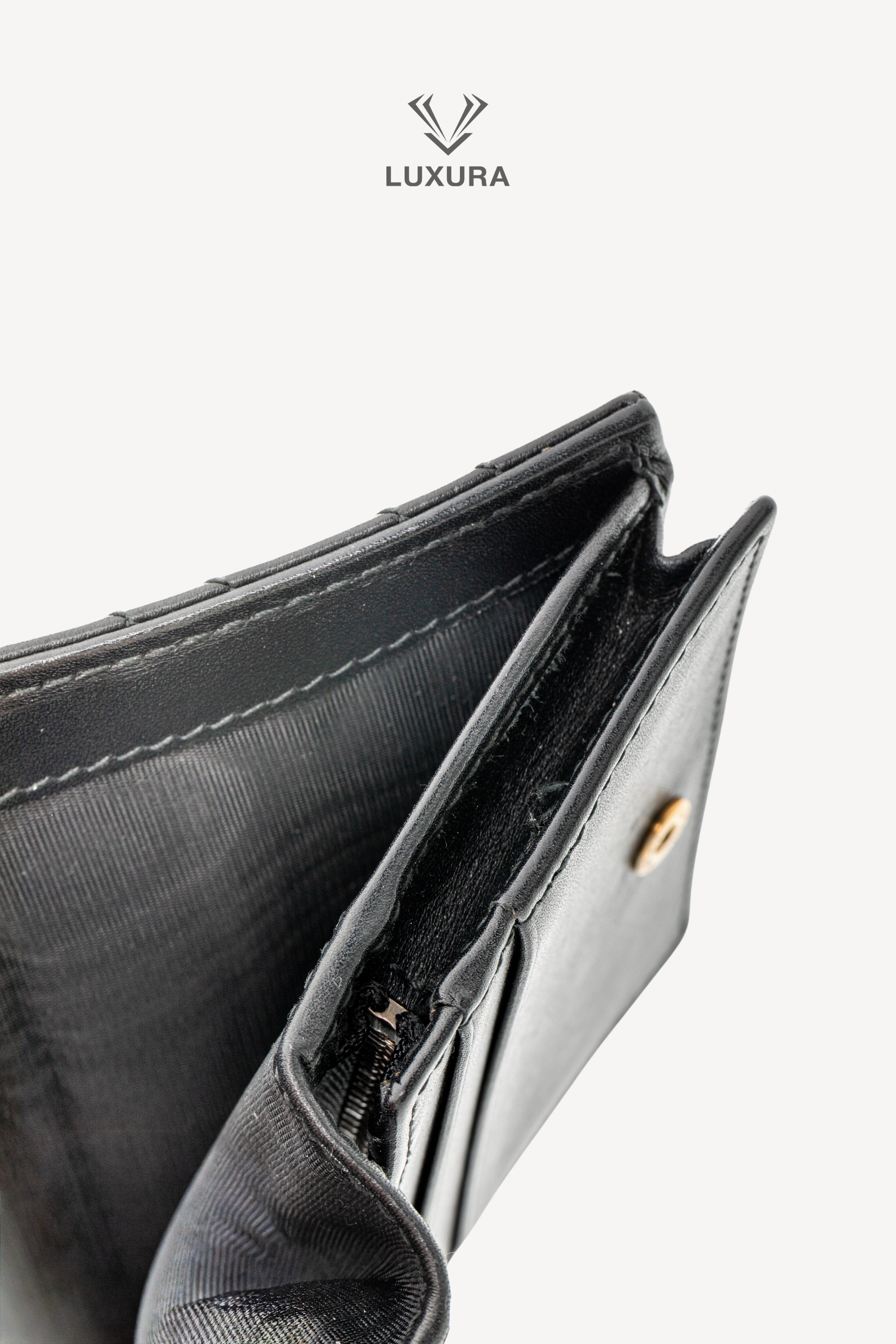 <span style="font-size: 10px;letter-spacing: .15em">HARD TO FIND</span><br> <strong>GUCCI</strong><br> <div style="margin-top:10px;font-size:16px">Leather Cicada GG Marmont Card Case Black</div><br> - Image 14