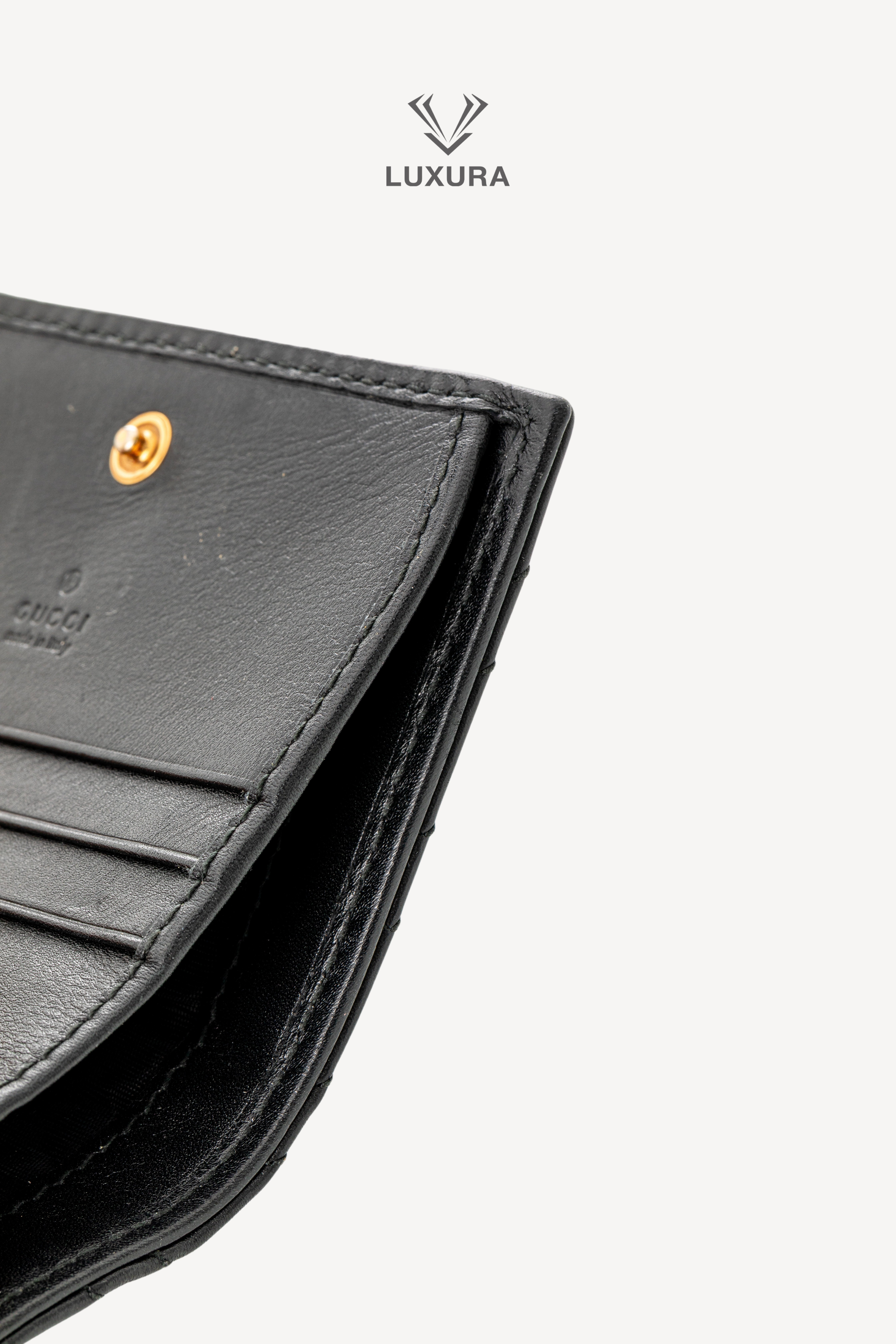 <span style="font-size: 10px;letter-spacing: .15em">HARD TO FIND</span><br> <strong>GUCCI</strong><br> <div style="margin-top:10px;font-size:16px">Leather Cicada GG Marmont Card Case Black</div><br> - Image 15
