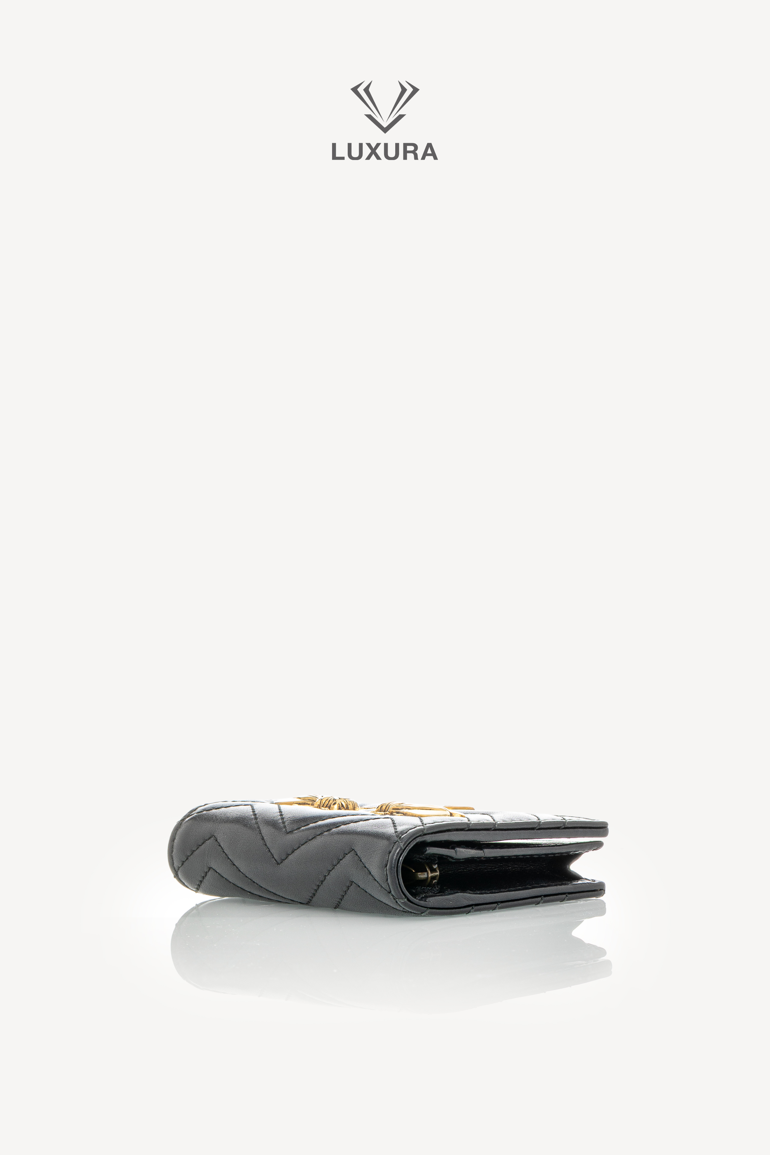 <span style="font-size: 10px;letter-spacing: .15em">HARD TO FIND</span><br> <strong>GUCCI</strong><br> <div style="margin-top:10px;font-size:16px">Leather Cicada GG Marmont Card Case Black</div><br> - Image 18
