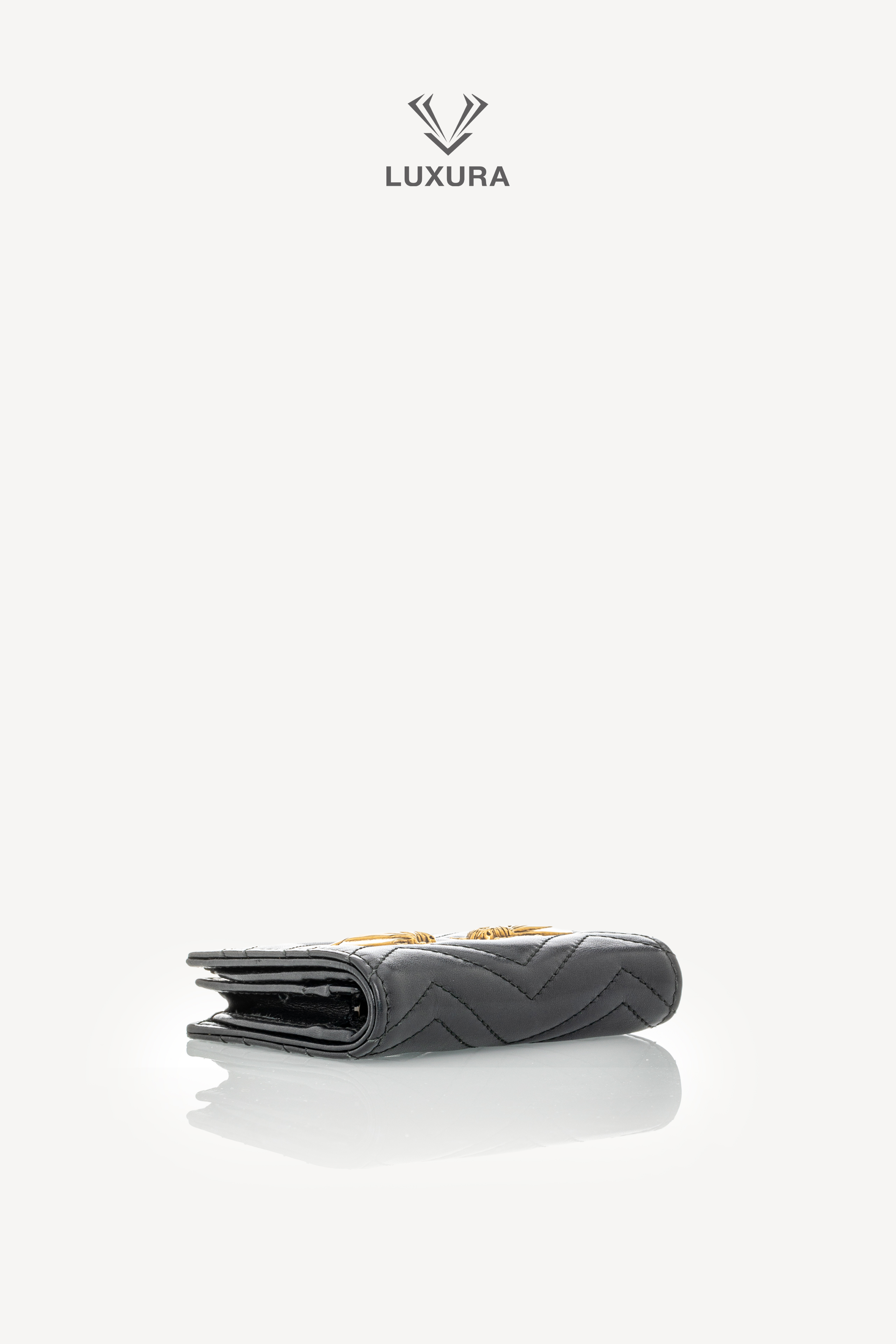 <span style="font-size: 10px;letter-spacing: .15em">HARD TO FIND</span><br> <strong>GUCCI</strong><br> <div style="margin-top:10px;font-size:16px">Leather Cicada GG Marmont Card Case Black</div><br> - Image 16
