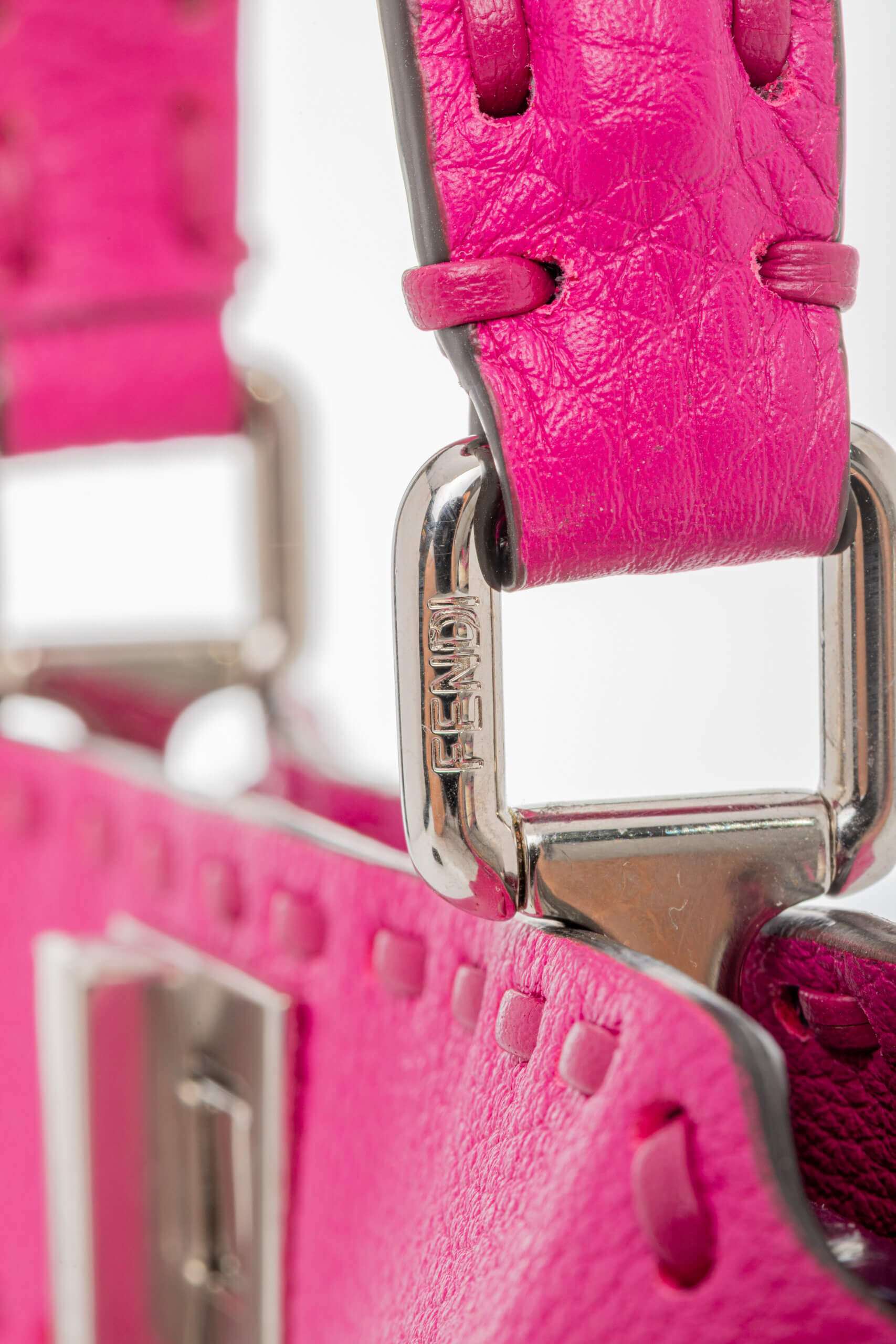 <span style="font-size: 10px;letter-spacing: .15em">HARD TO FIND</span><br> <strong>FENDI</strong><br> <div style="margin-top:10px;font-size:16px">Cuoio Roma Sellerissima Nappa Tape Stitch Peekaboo Mini Magenta</div><br> - Image 25