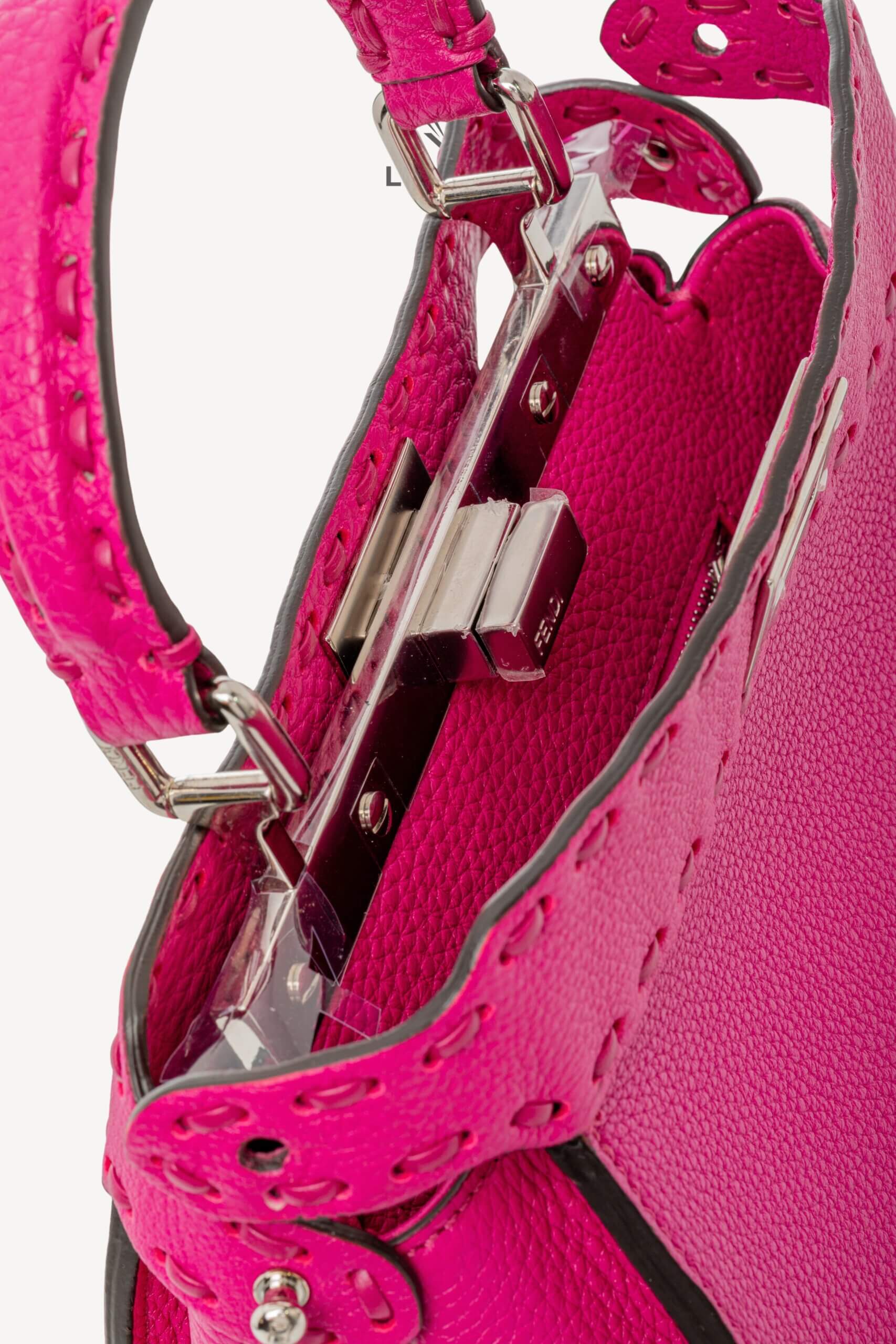 <span style="font-size: 10px;letter-spacing: .15em">HARD TO FIND</span><br> <strong>FENDI</strong><br> <div style="margin-top:10px;font-size:16px">Cuoio Roma Sellerissima Nappa Tape Stitch Peekaboo Mini Magenta</div><br> - Image 26