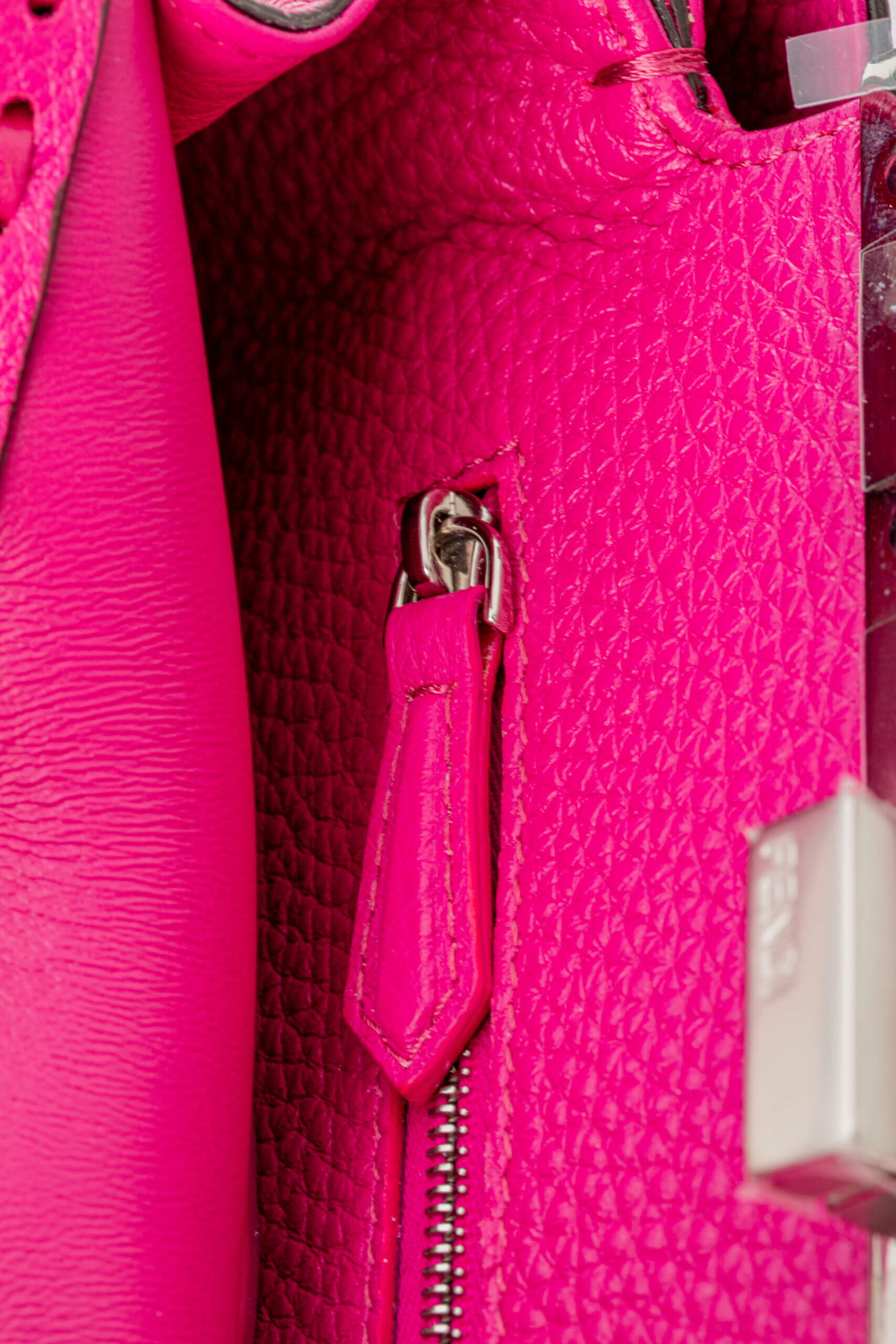 <span style="font-size: 10px;letter-spacing: .15em">HARD TO FIND</span><br> <strong>FENDI</strong><br> <div style="margin-top:10px;font-size:16px">Cuoio Roma Sellerissima Nappa Tape Stitch Peekaboo Mini Magenta</div><br> - Image 24