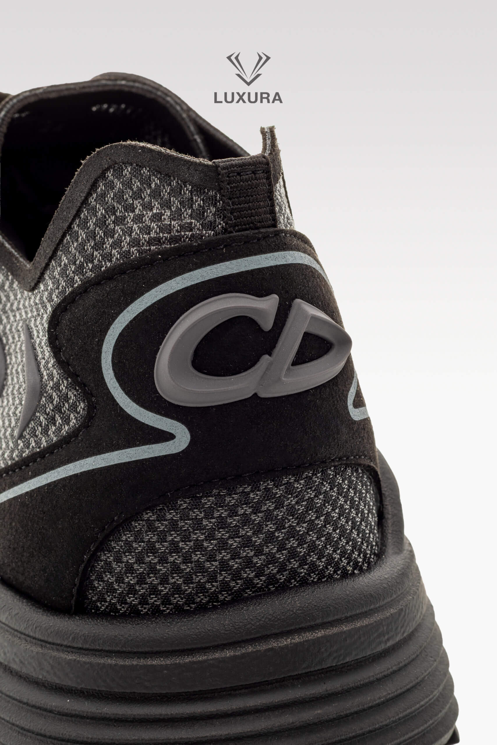 <span style="font-size: 10px;letter-spacing: .15em">NEW COLLECTION</span><br>            <strong>DIOR</strong><br>            <div style="margin-top:10px;font-size:16px">B30 Countdown Tech Sneaker Black Semi-Transparent N30 Nylon Black Gray 42 </div><br> - Image 12