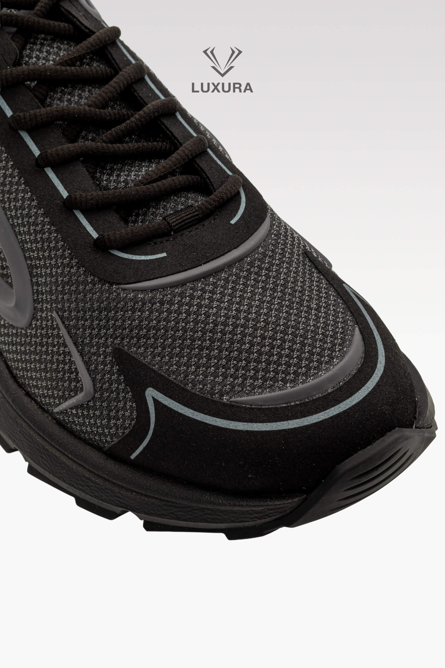 <span style="font-size: 10px;letter-spacing: .15em">NEW COLLECTION</span><br>            <strong>DIOR</strong><br>            <div style="margin-top:10px;font-size:16px">B30 Countdown Tech Sneaker Black Semi-Transparent N30 Nylon Black Gray 42 </div><br> - Image 8