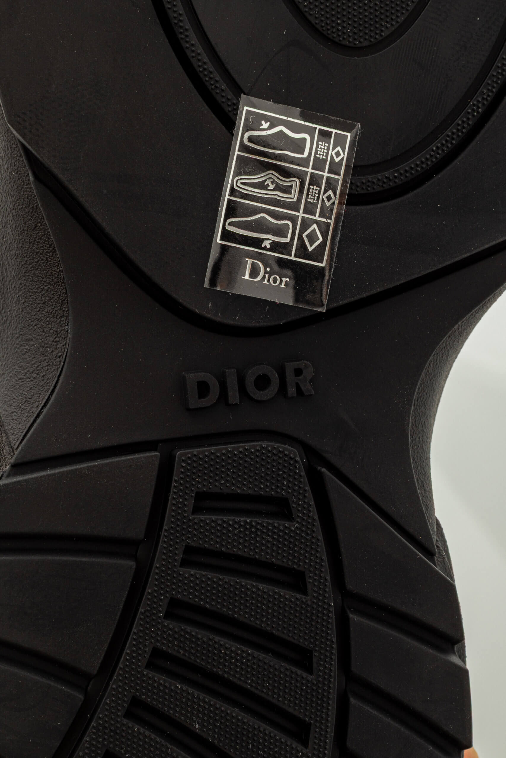 <span style="font-size: 10px;letter-spacing: .15em">NEW COLLECTION</span><br>            <strong>DIOR</strong><br>            <div style="margin-top:10px;font-size:16px">B30 Countdown Tech Sneaker Black Semi-Transparent N30 Nylon Black Gray 41</div><br> - Image 16