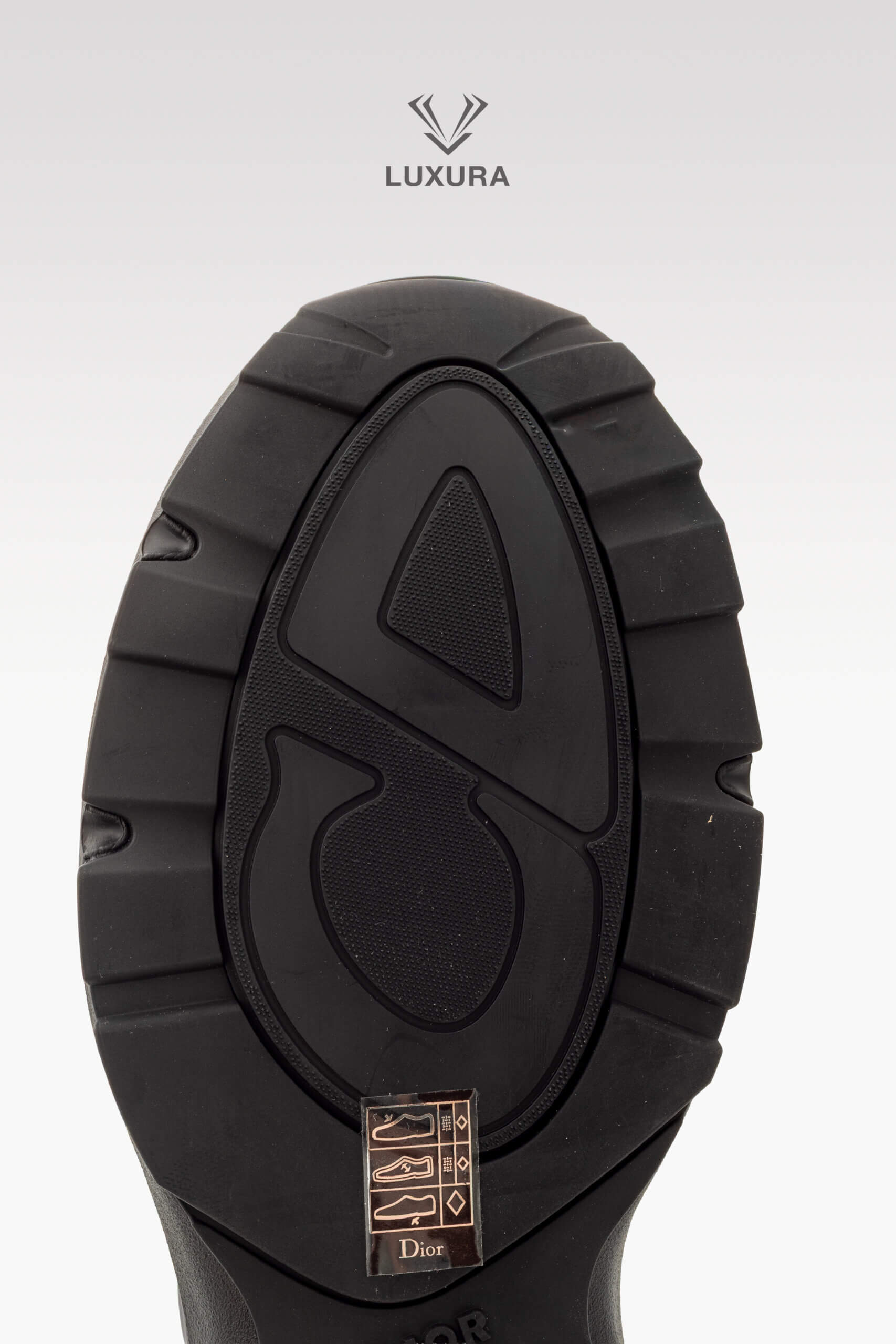 <span style="font-size: 10px;letter-spacing: .15em">NEW COLLECTION</span><br>            <strong>DIOR</strong><br>            <div style="margin-top:10px;font-size:16px">B30 Countdown Tech Sneaker Black Semi-Transparent N30 Nylon Black Gray 41</div><br> - Image 15