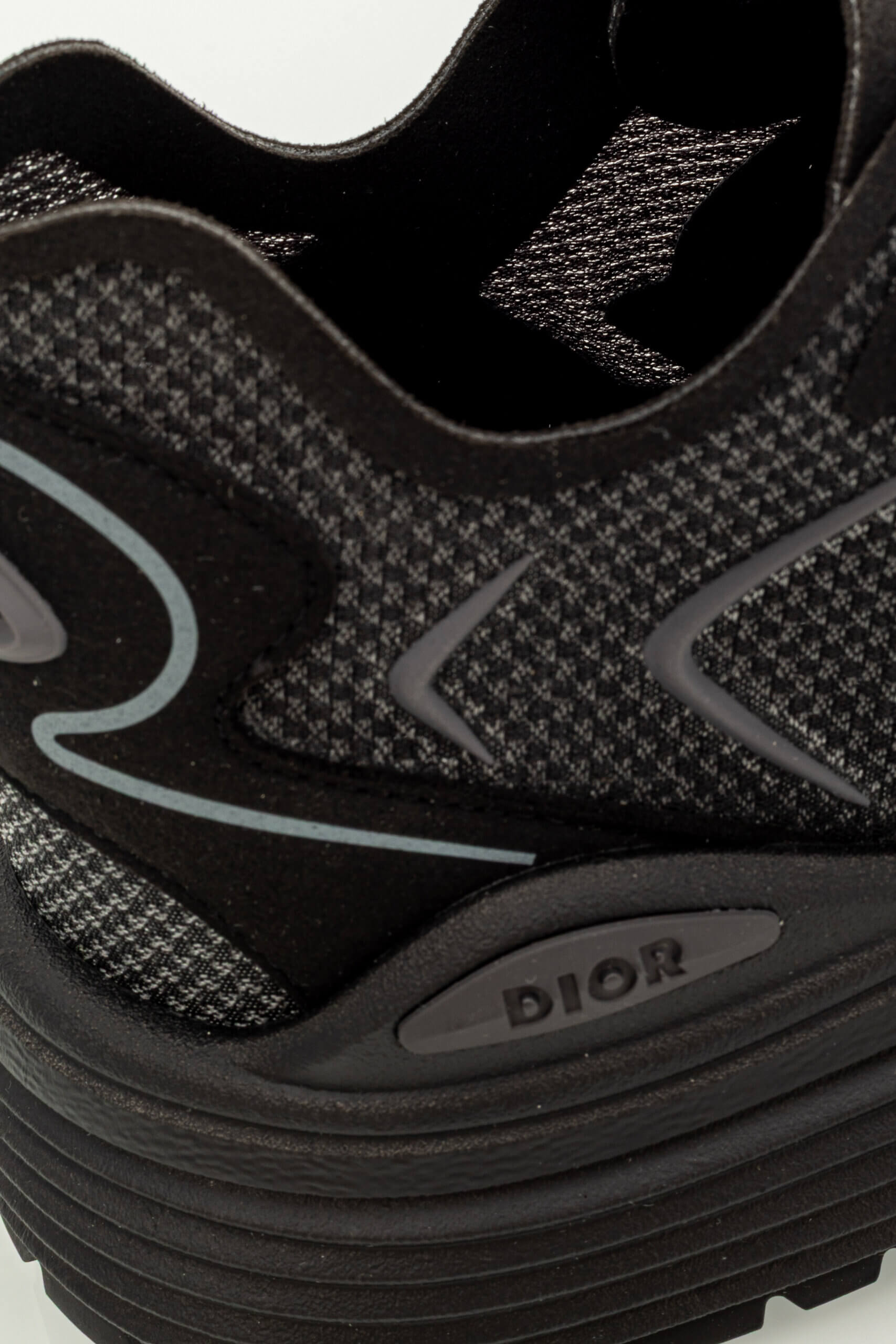 <span style="font-size: 10px;letter-spacing: .15em">NEW COLLECTION</span><br>            <strong>DIOR</strong><br>            <div style="margin-top:10px;font-size:16px">B30 Countdown Tech Sneaker Black Semi-Transparent N30 Nylon Black Gray 41</div><br> - Image 12