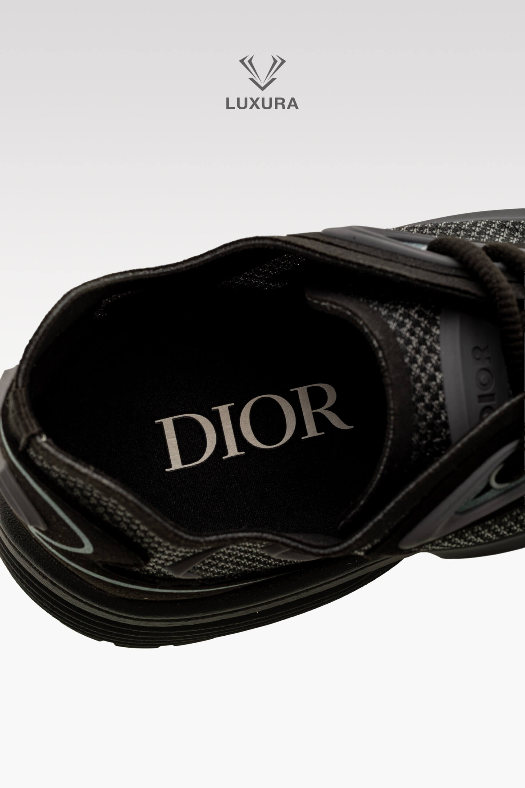 <span style="font-size: 10px;letter-spacing: .15em">NEW COLLECTION</span><br>            <strong>DIOR</strong><br>            <div style="margin-top:10px;font-size:16px">B30 Countdown Tech Sneaker Black Semi-Transparent N30 Nylon Black Gray 41</div><br> - Image 14