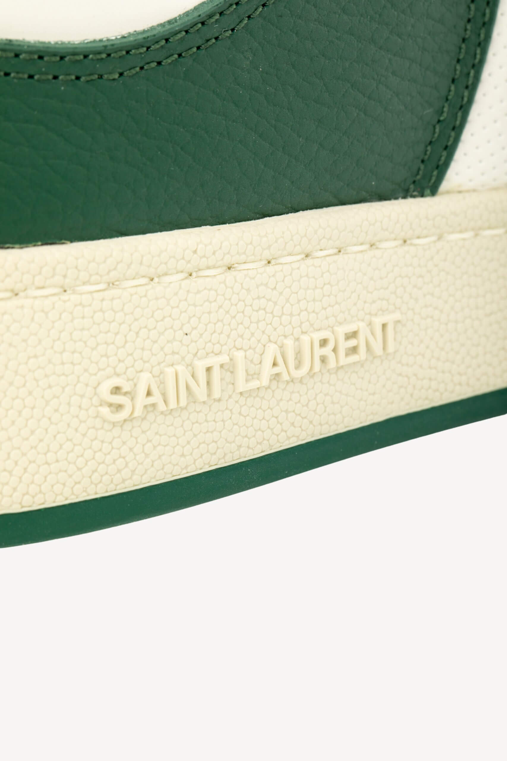 <span style="font-size: 10px;letter-spacing: .15em">BEST DEAL</span><br>            <strong>SAINT LAURENT</strong><br>            <div style="margin-top:10px;font-size:16px">SL/61 Sneakers in Smooth Leather White-Green 43.5</div><br> - Image 21