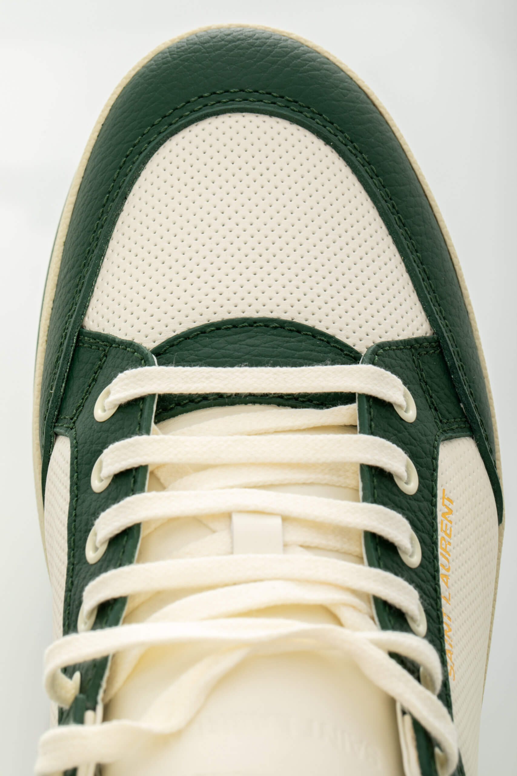 <span style="font-size: 10px;letter-spacing: .15em">BEST DEAL</span><br>            <strong>SAINT LAURENT</strong><br>            <div style="margin-top:10px;font-size:16px">SL/61 Sneakers in Smooth Leather White-Green 43.5</div><br> - Image 13